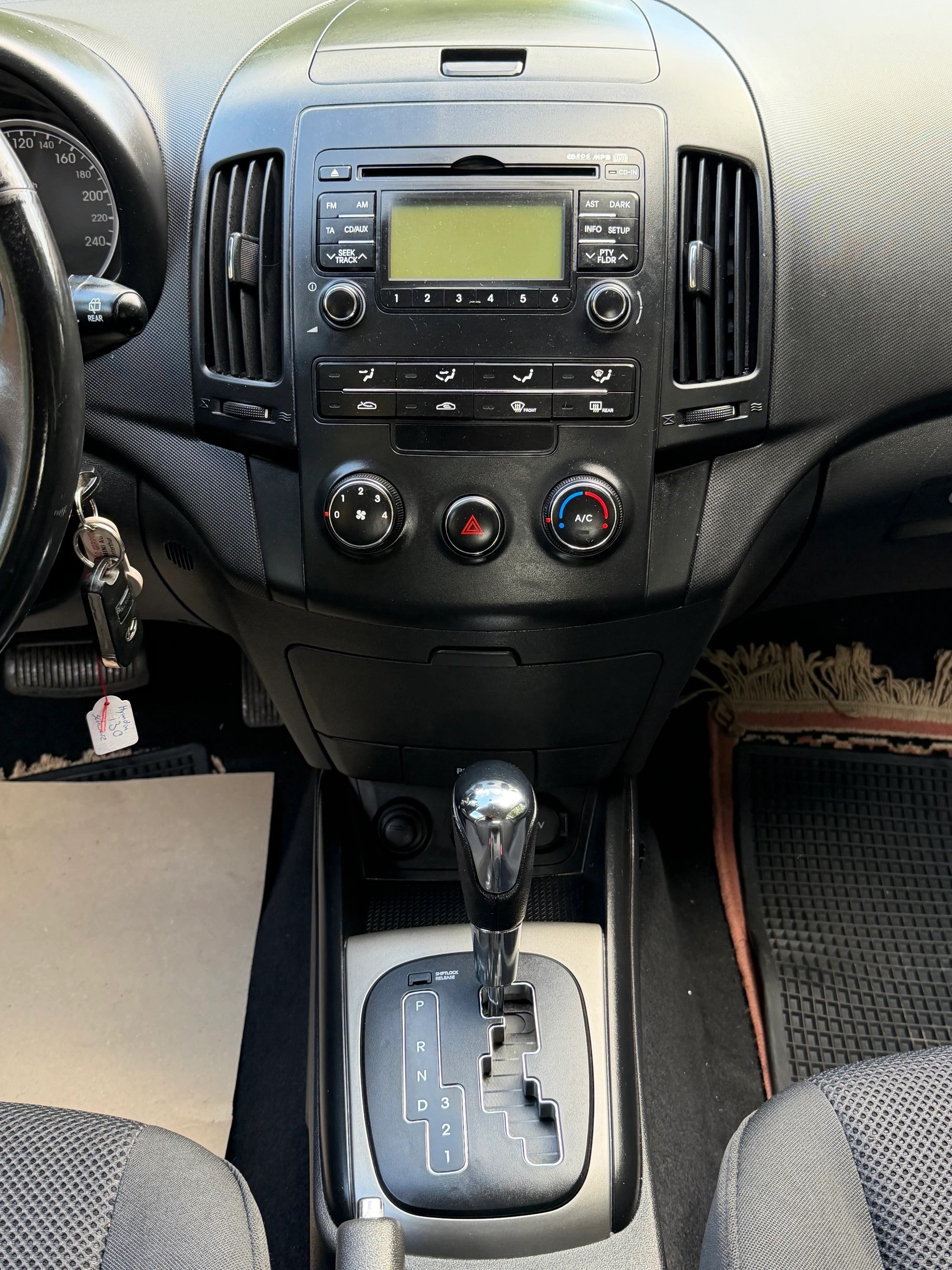 HYUNDAI i30 Wagon 1.6 Style Automatic-image-9