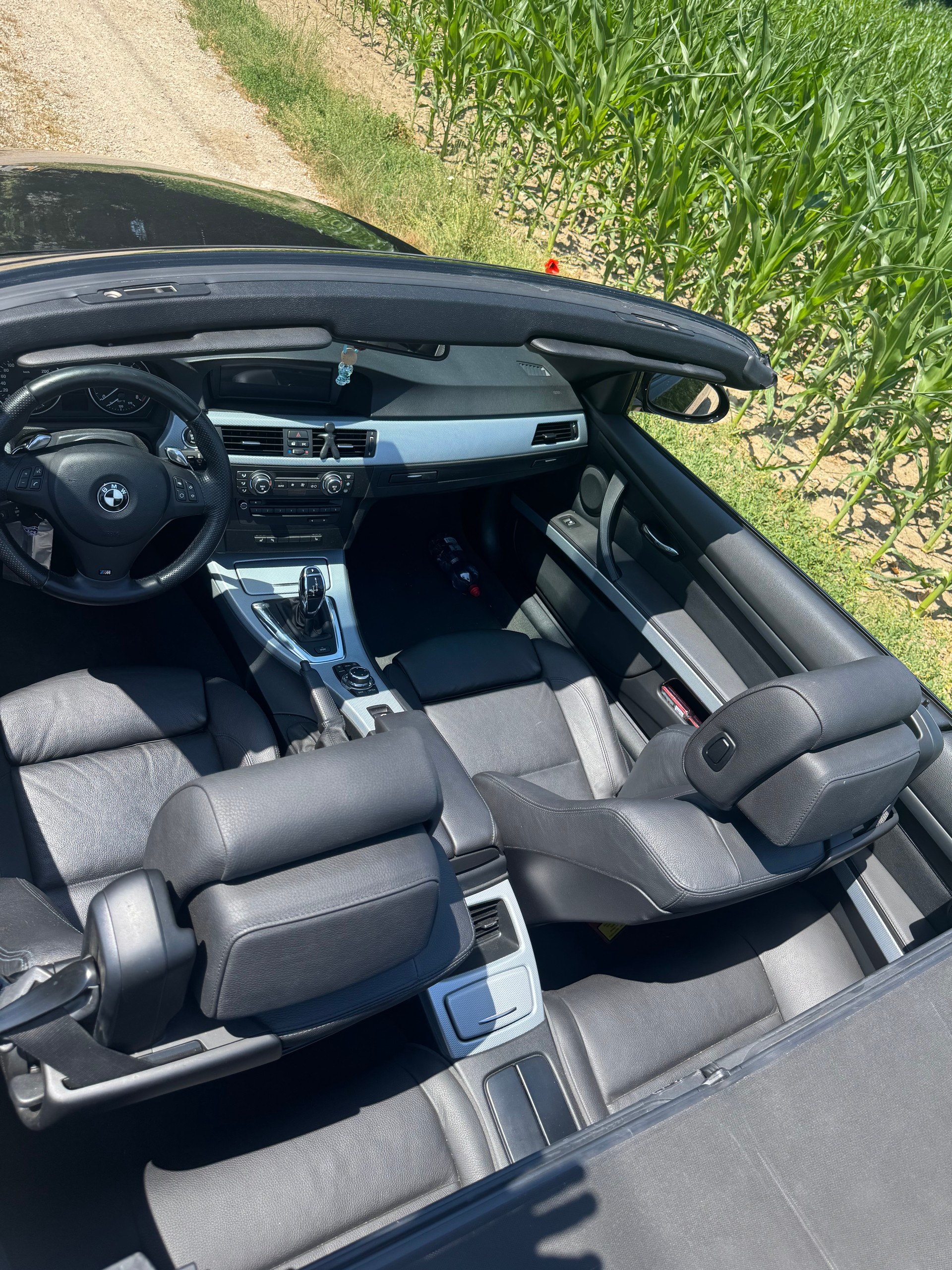 BMW 335i e93-image-1