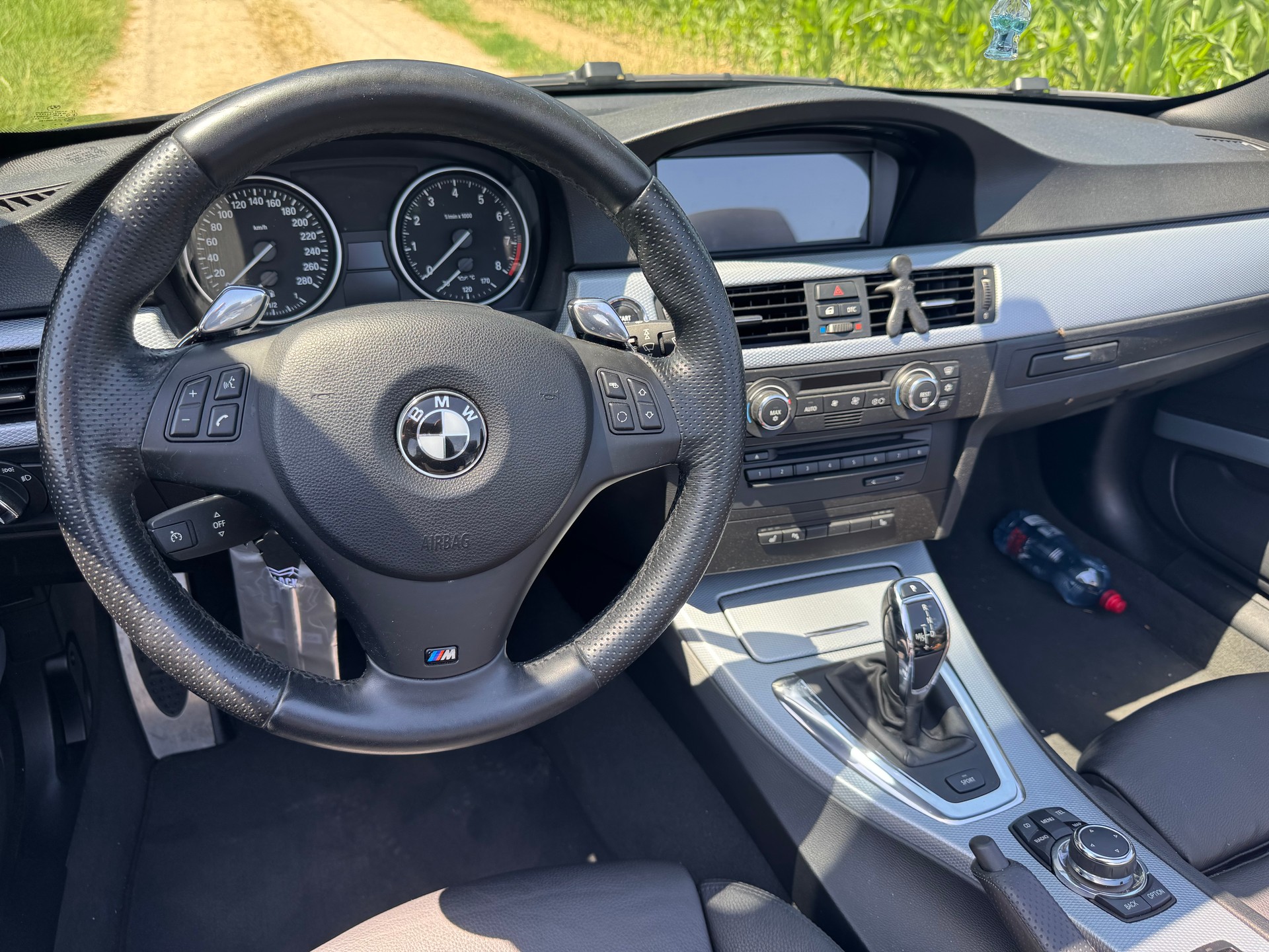 BMW 335i e93-image-2