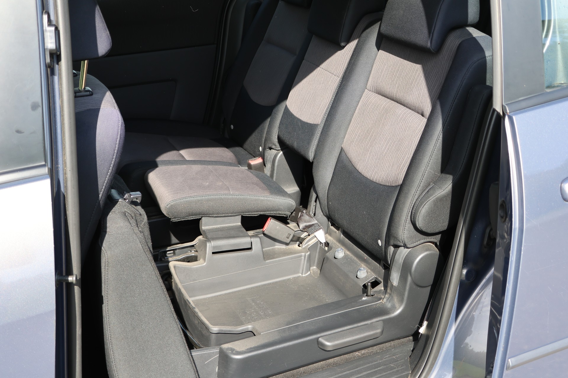 MAZDA 5 2.0 16V Confort-image-8