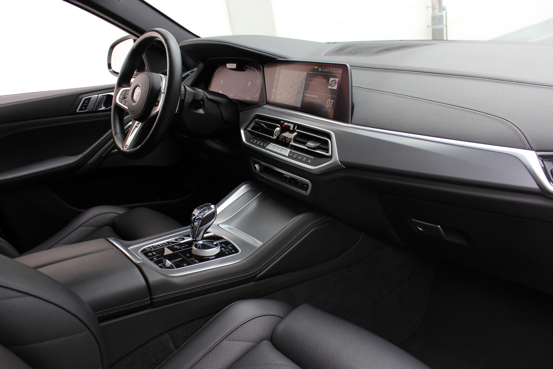BMW X6 xDrive 48V 30d M Sport *MINERALWEISS METALLIC* 🎉1.88%-LEASINGAKTION🎉-image-1