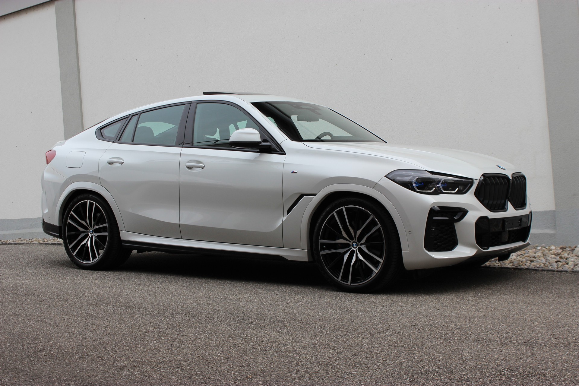 BMW X6 xDrive 48V 30d M Sport *MINERALWEISS METALLIC* 🎉1.88%-LEASINGAKTION🎉-image-5