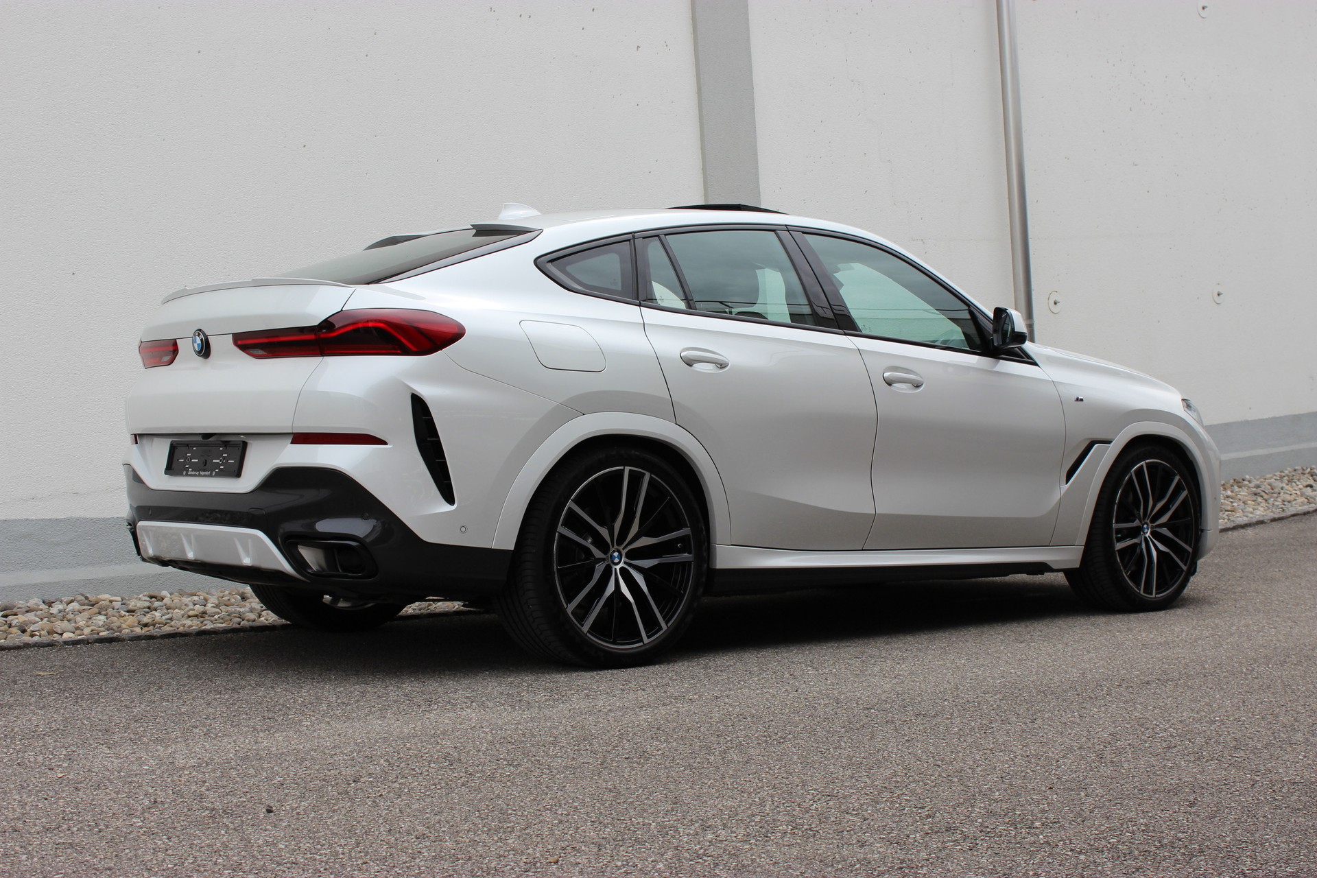 BMW X6 xDrive 48V 30d M Sport *MINERALWEISS METALLIC* 🎉1.88%-LEASINGAKTION🎉-image-2