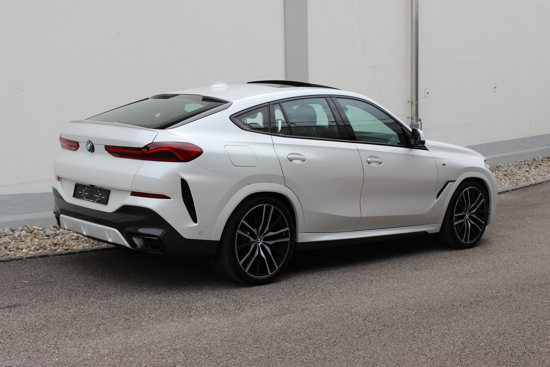 BMW X6 xDrive 48V 30d M Sport *MINERALWEISS METALLIC* 🎉1.88%-LEASINGAKTION🎉-image-4