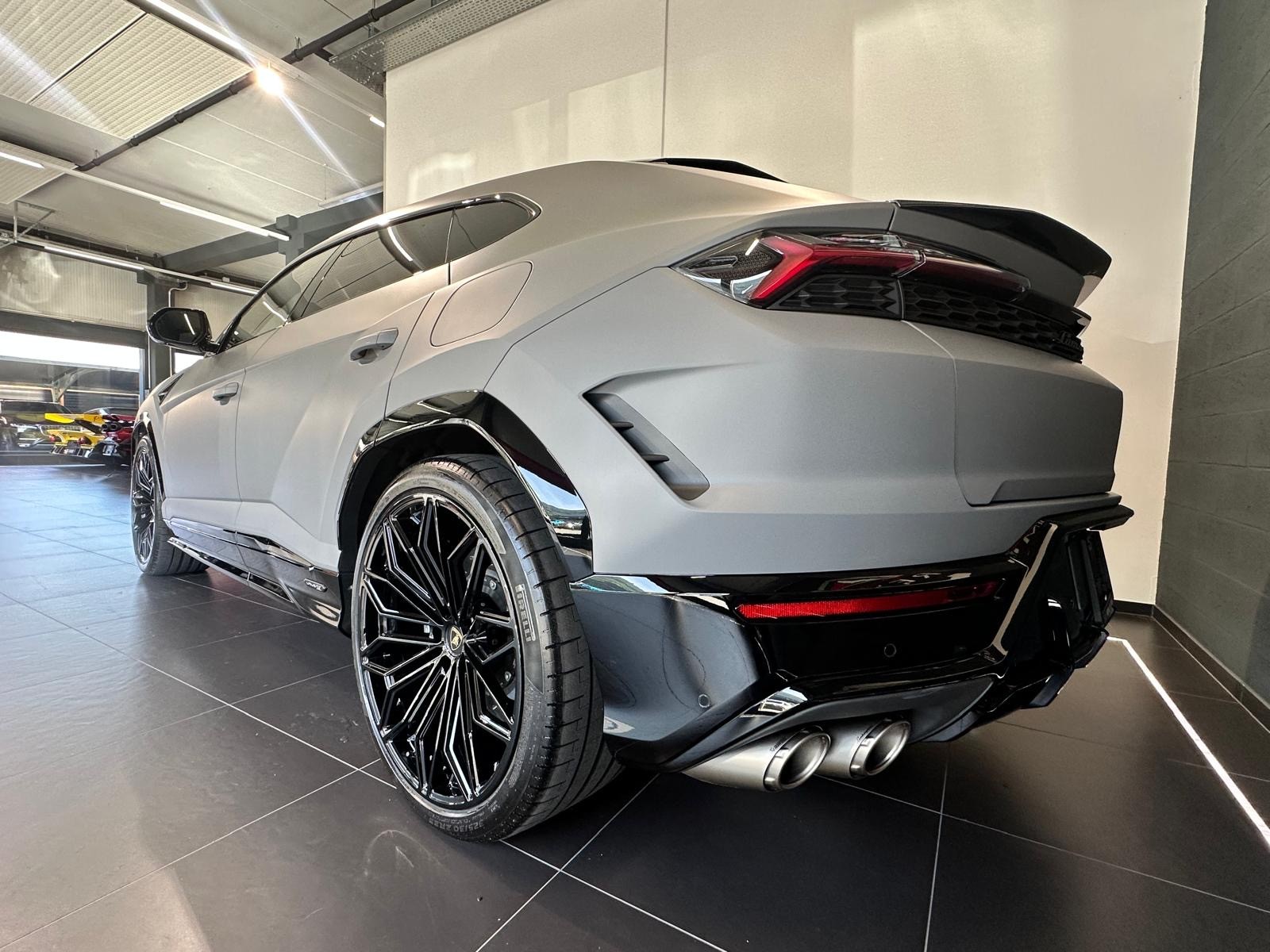 LAMBORGHINI Urus SE-image-11