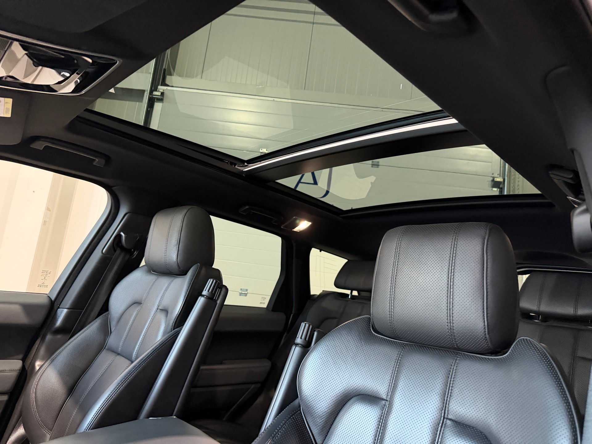LAND ROVER Range Rover Sport 3.0 SDV6 HSE Automatic - 7 Platz-image-5