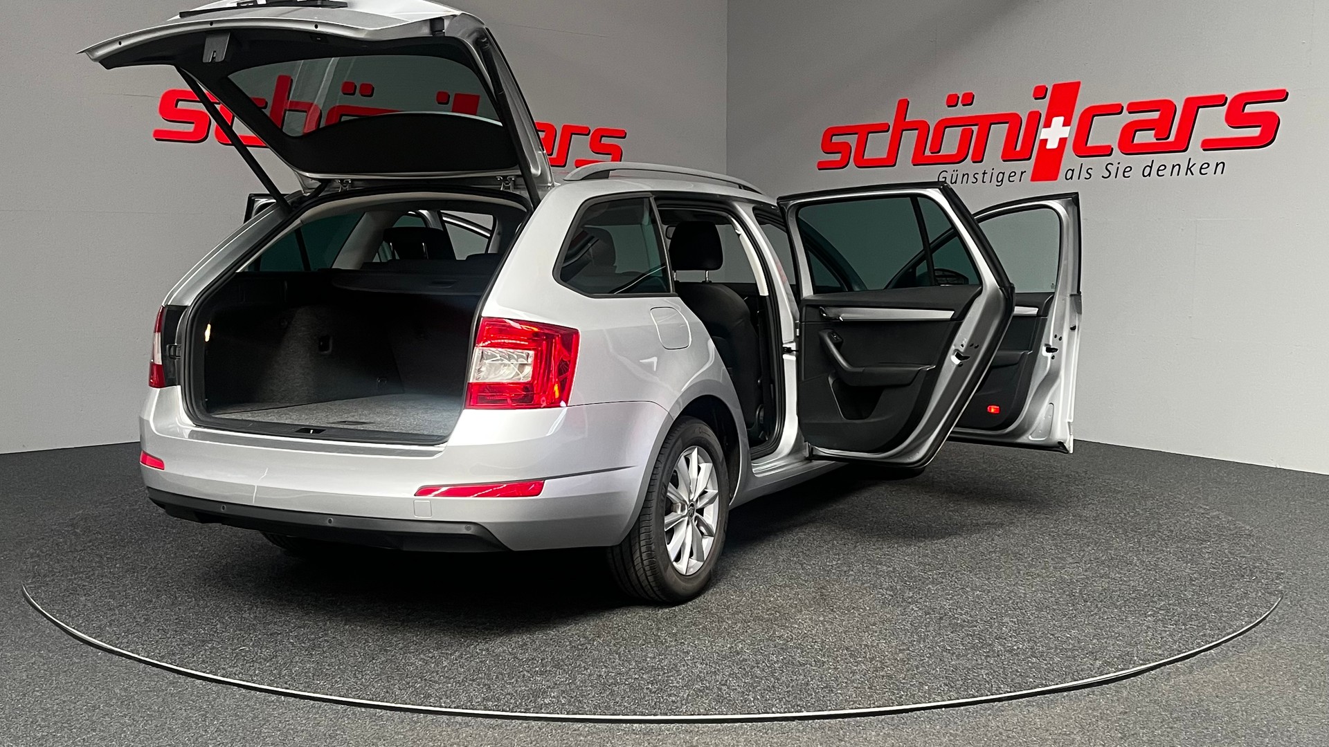 SKODA Octavia Combi 2.0 TDI Style DSG-image-6