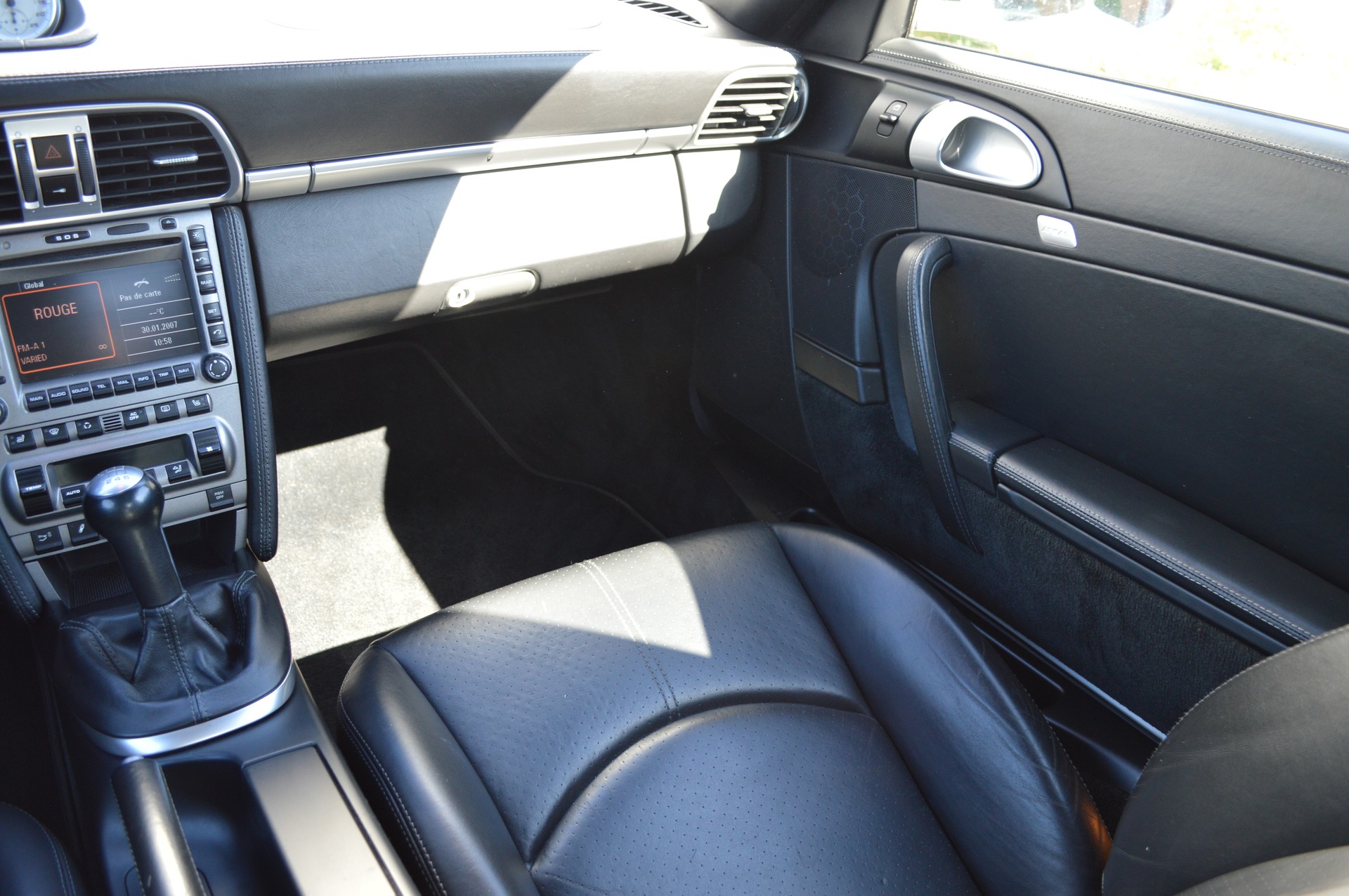 PORSCHE 911 Carrera 4S-image-18