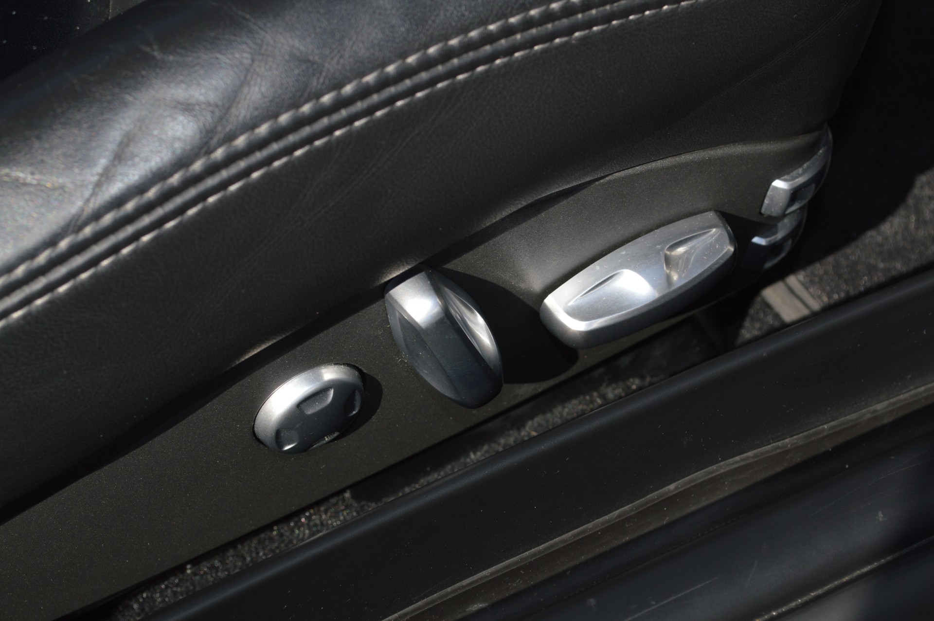 PORSCHE 911 Carrera 4S-image-23