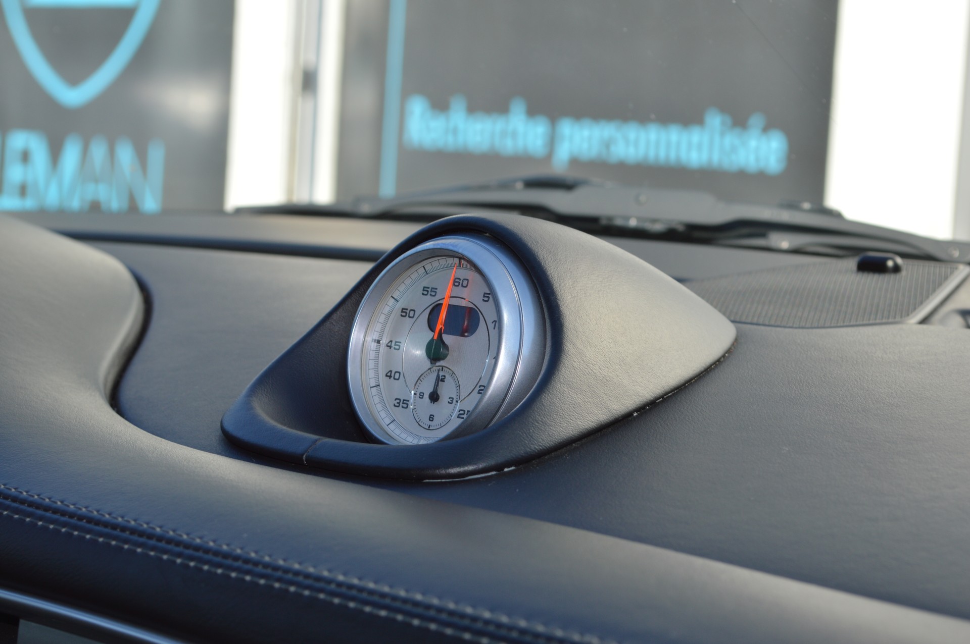 PORSCHE 911 Carrera 4S-image-25