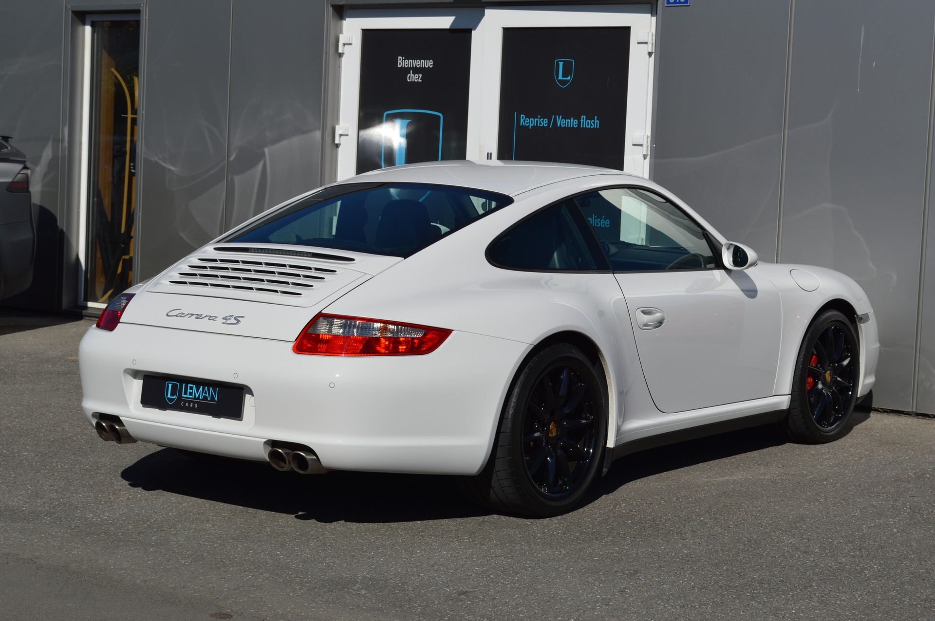 PORSCHE 911 Carrera 4S-image-4