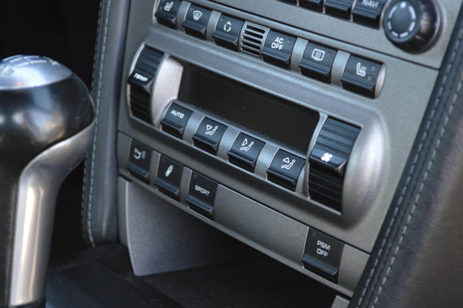PORSCHE 911 Carrera 4S-image-24