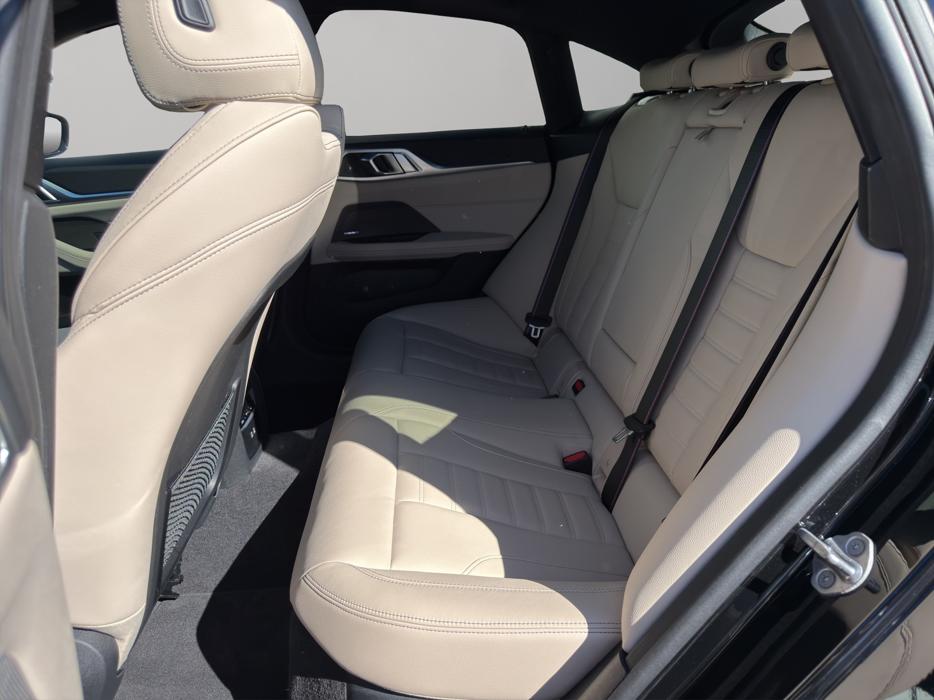 BMW M440i xDrive 48V Gran Coupé M Sport PRO Steptronic-image-16