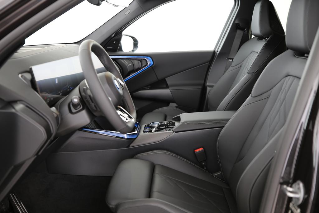 BMW X3 30e xDrive-image-2