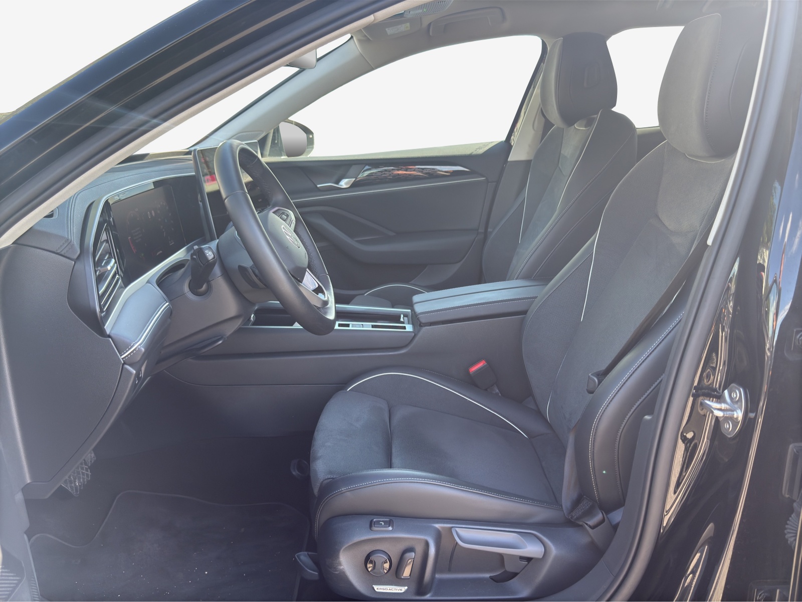 VW Passat Variant 2.0 TDI evo Business 4 Motion DSG-image-7