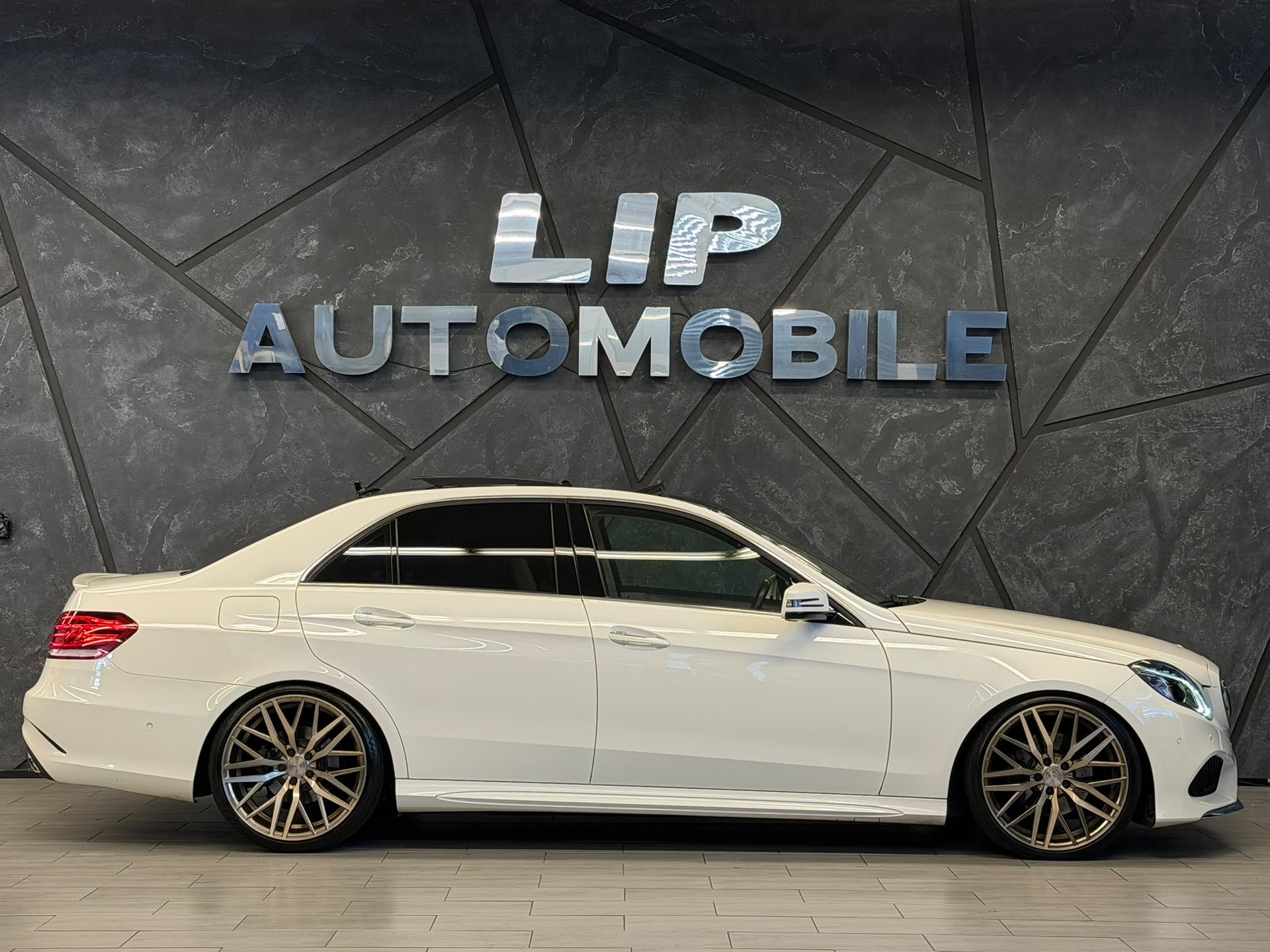 MERCEDES-BENZ E 250 CDI Avantgarde 4Matic 7G-Tronic-image-4