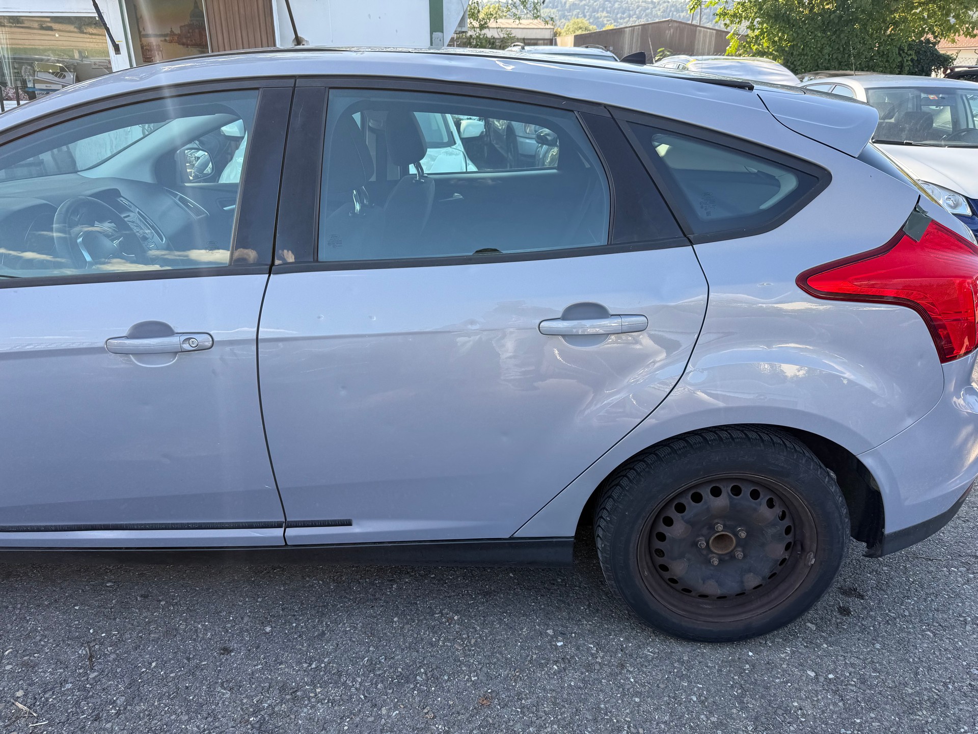 FORD Focus 1.6i VCT Trend PowerShift-image-3