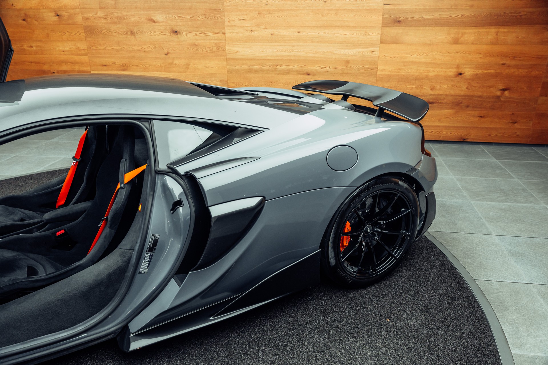 McLAREN 600LT Coupé 3.8 V8 SSG Chicane Effect-image-18
