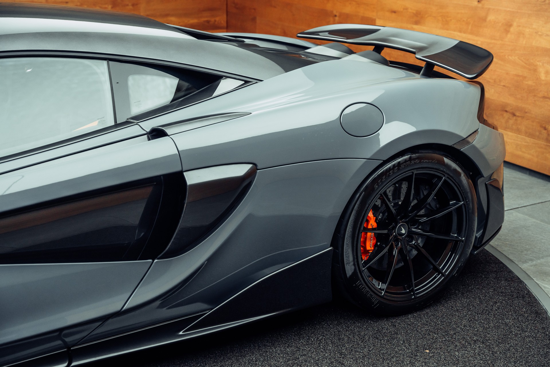 McLAREN 600LT Coupé 3.8 V8 SSG Chicane Effect-image-13