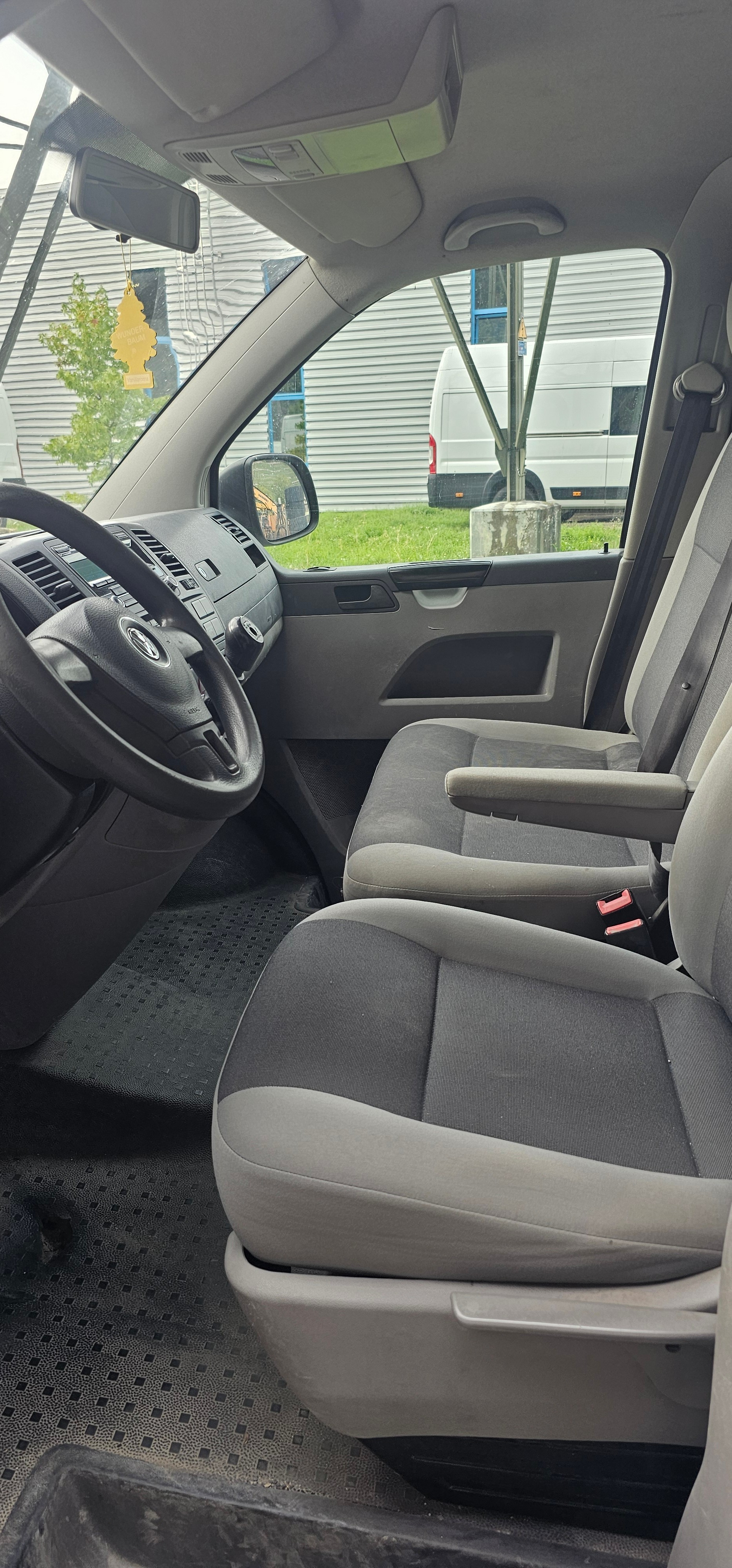 VW T5 2.0 Bi-TDI 4Motion-image-2
