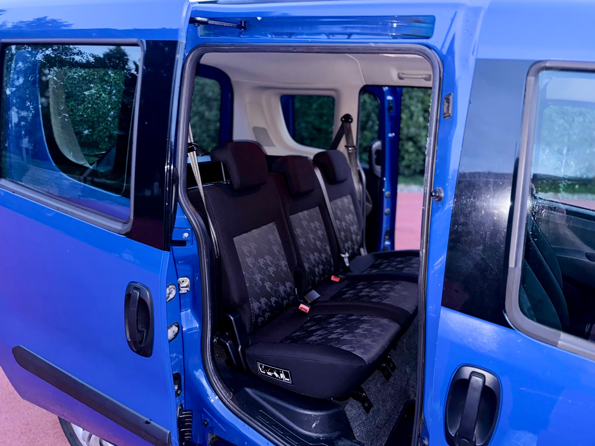 OPEL Combo 1.6 CDTi ecoFLEX Enjoy L1H1 Automatic-image-14