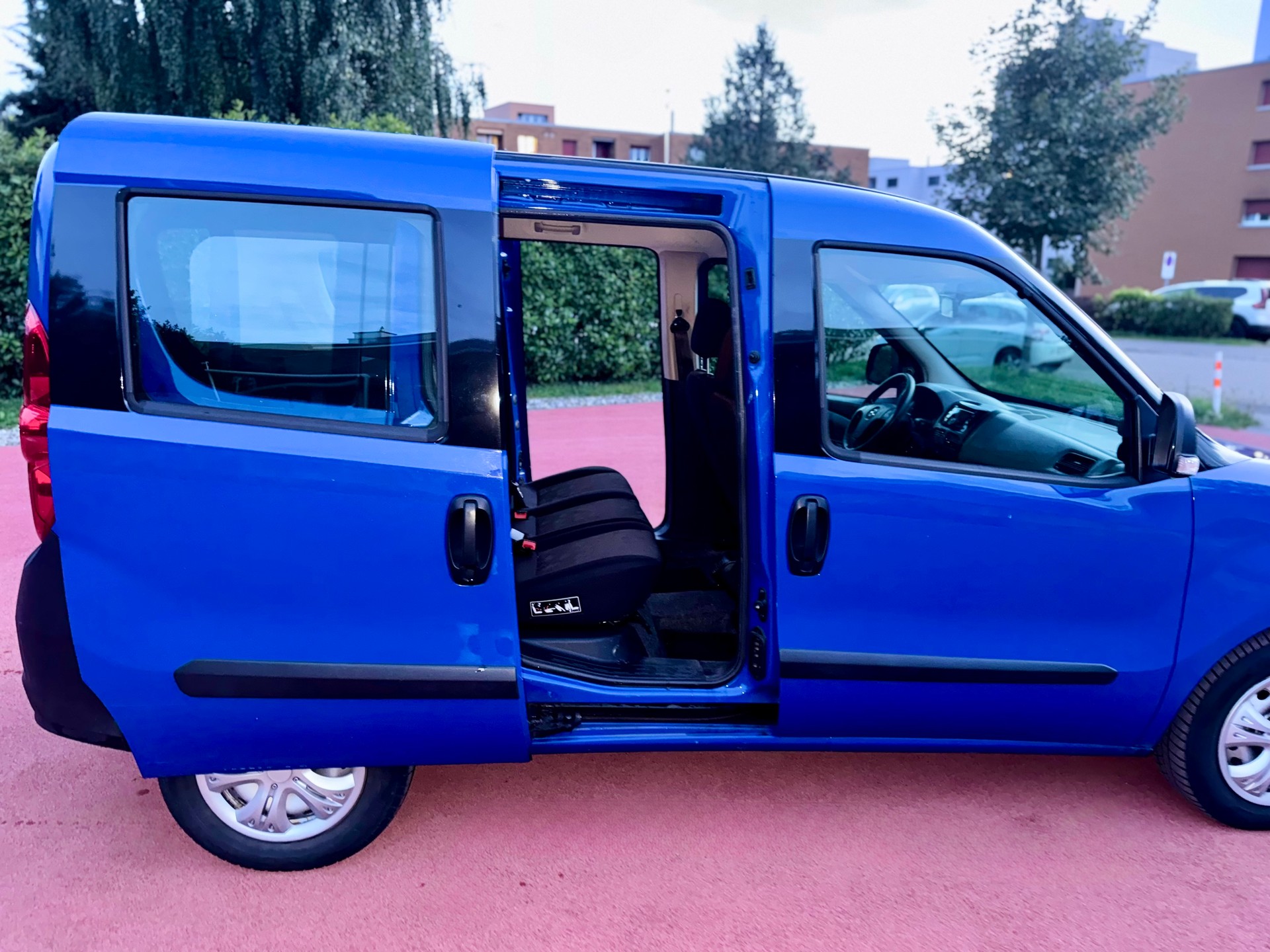 OPEL Combo 1.6 CDTi ecoFLEX Enjoy L1H1 Automatic-image-13