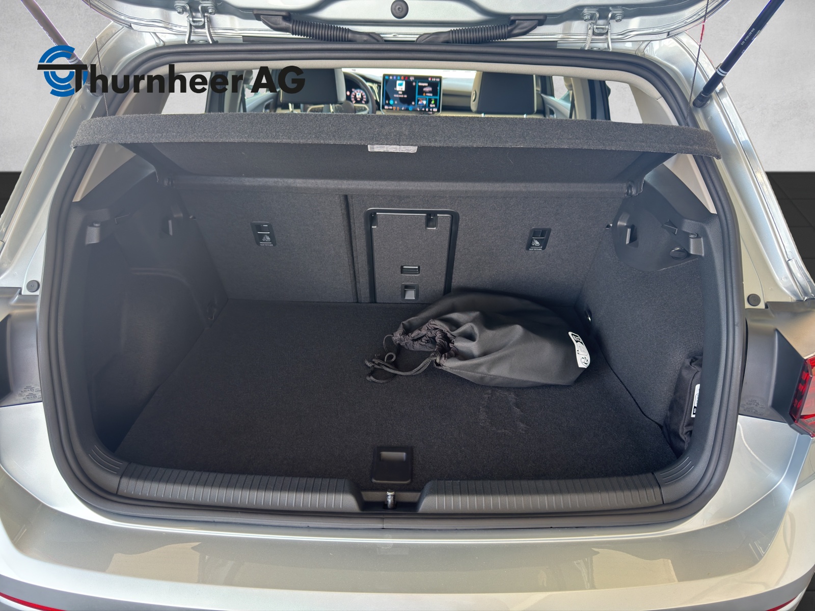 VW Golf 1.5 TSI PHEV Style-image-12