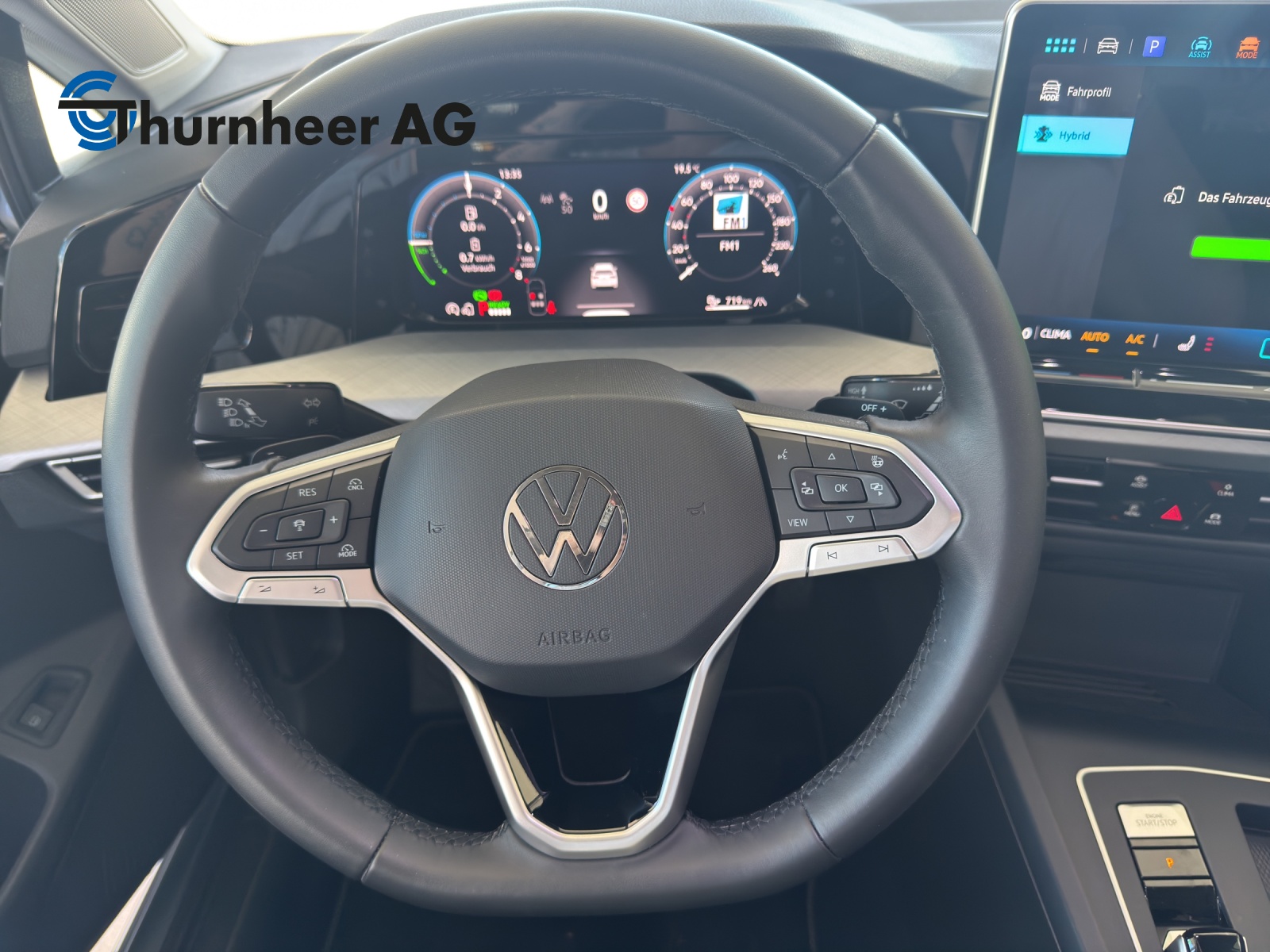 VW Golf 1.5 TSI PHEV Style-image-9