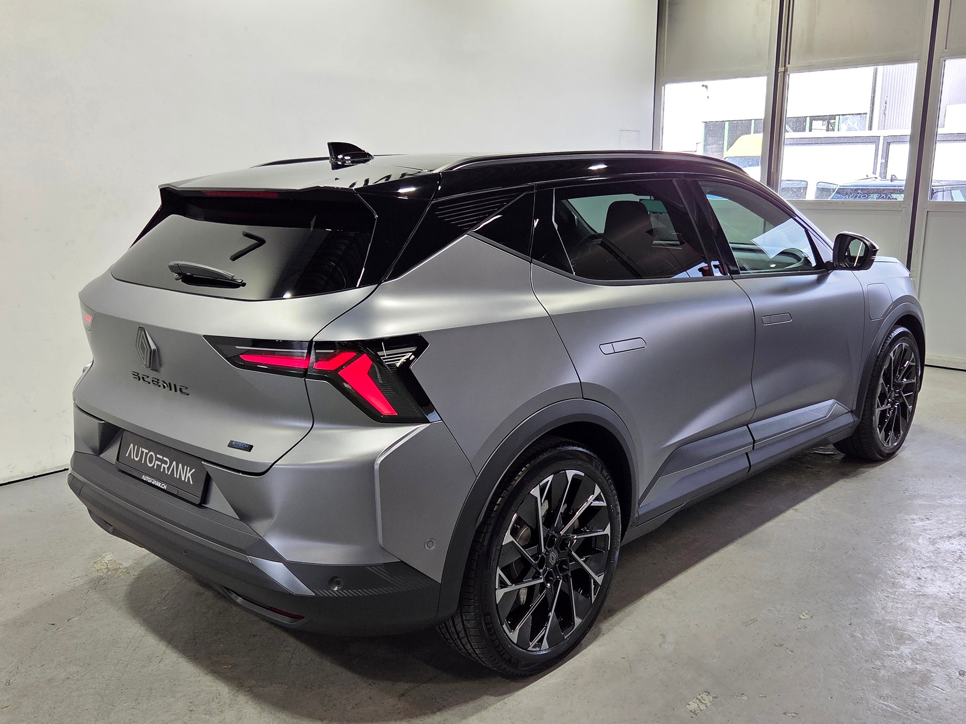 RENAULT Scénic E-Tech esprit Alpine-showroom-element-3
