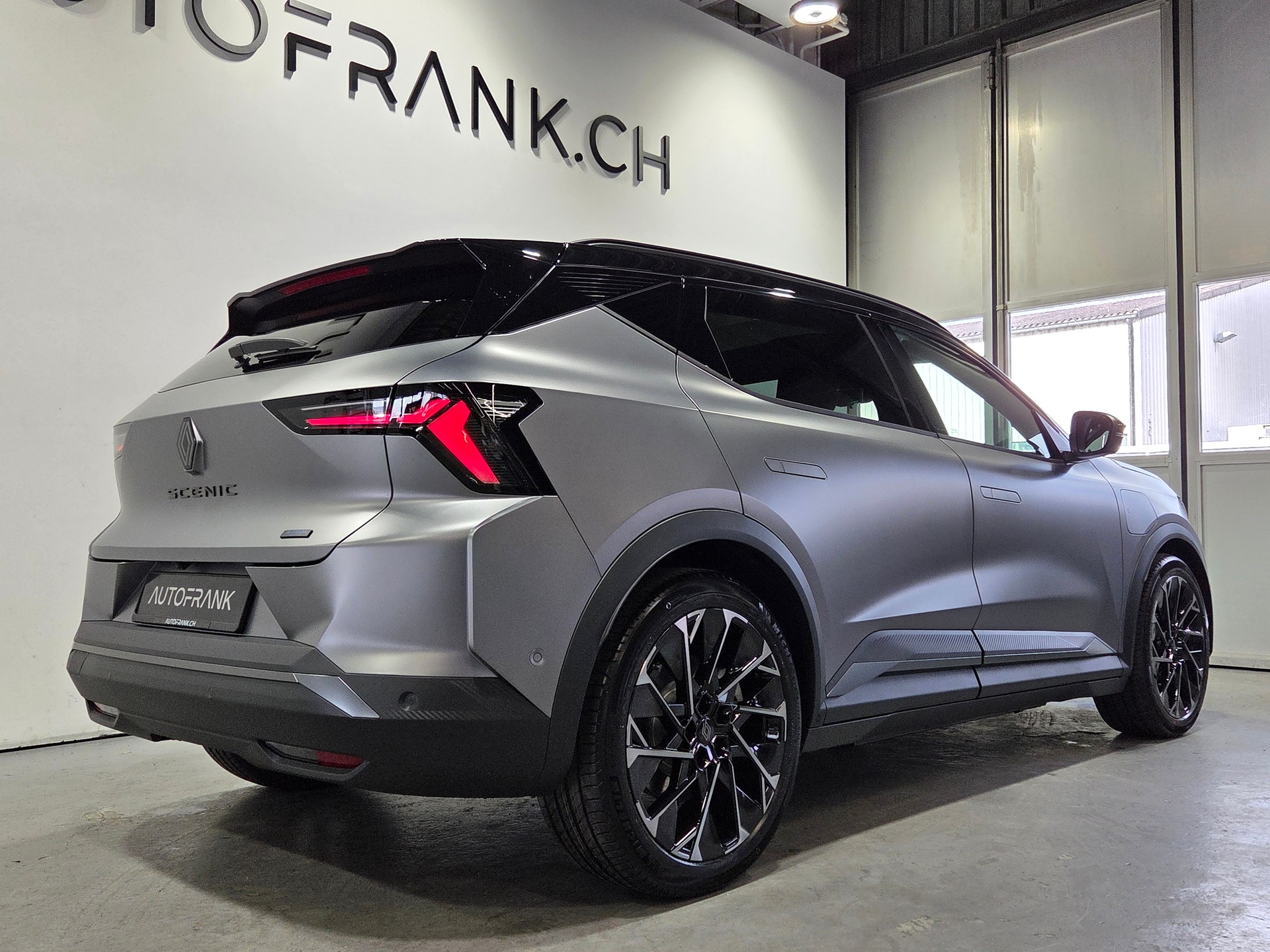 RENAULT Scénic E-Tech esprit Alpine-showroom-element-2