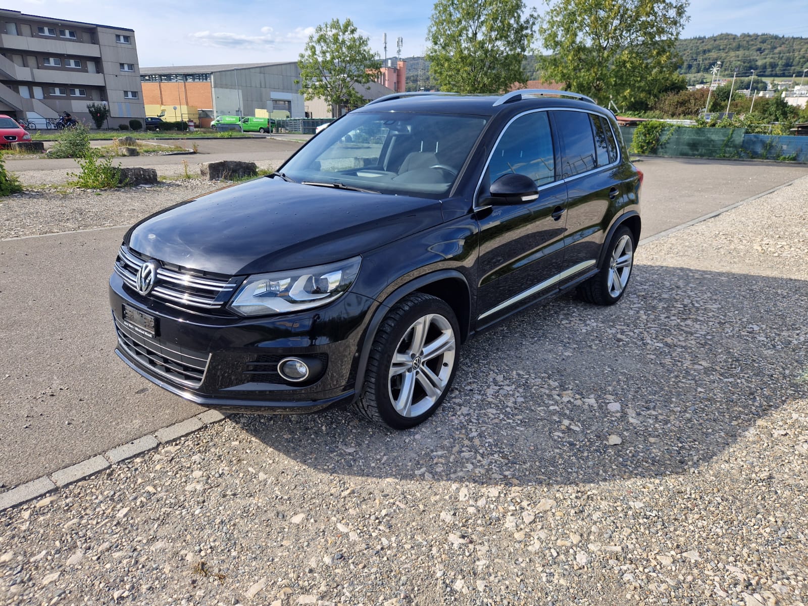 VW Tiguan 2.0 TDI BlueMotion Sport&Style 4Motion DSG-image-0