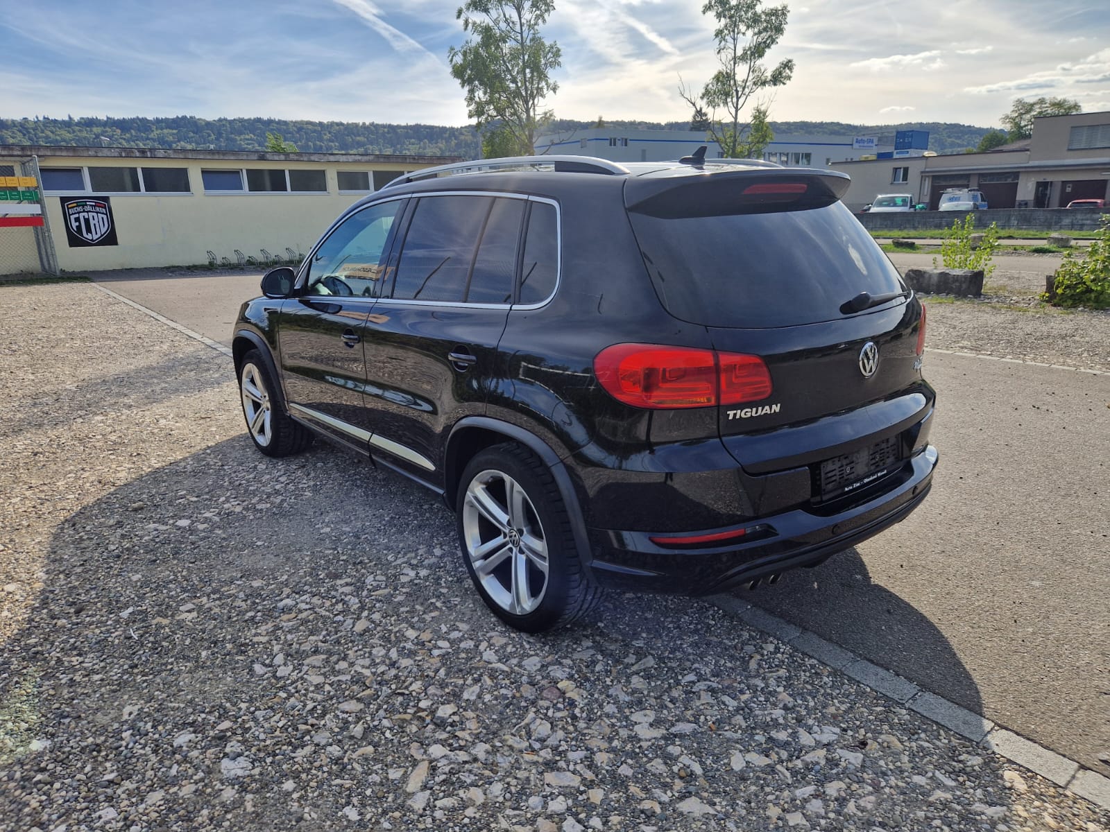 VW Tiguan 2.0 TDI BlueMotion Sport&Style 4Motion DSG-image-5