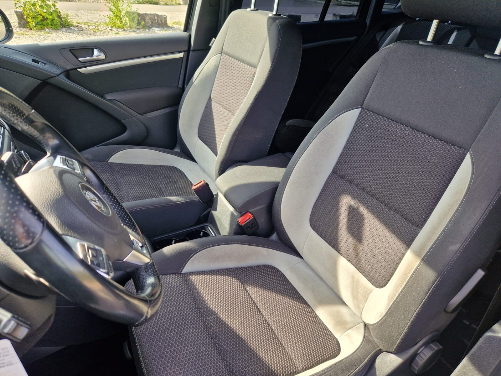 VW Tiguan 2.0 TDI BlueMotion Sport&Style 4Motion DSG-image-9