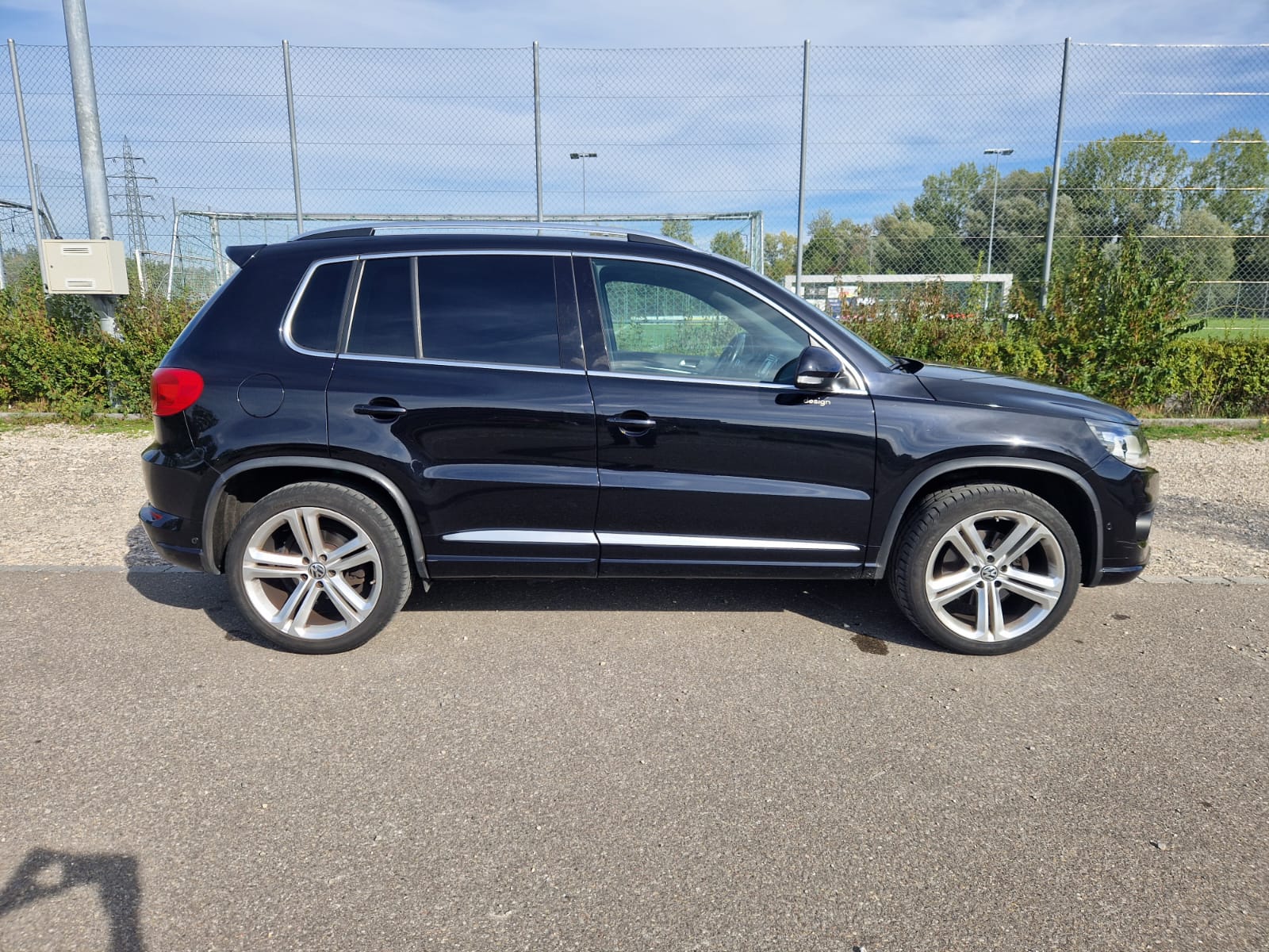 VW Tiguan 2.0 TDI BlueMotion Sport&Style 4Motion DSG-image-2