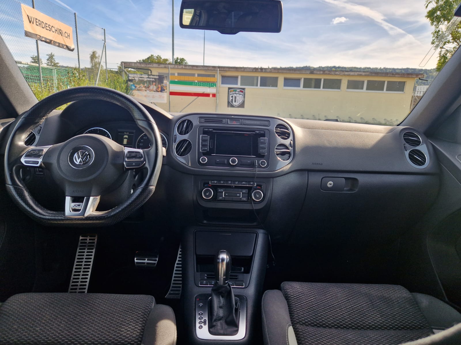 VW Tiguan 2.0 TDI BlueMotion Sport&Style 4Motion DSG-image-6