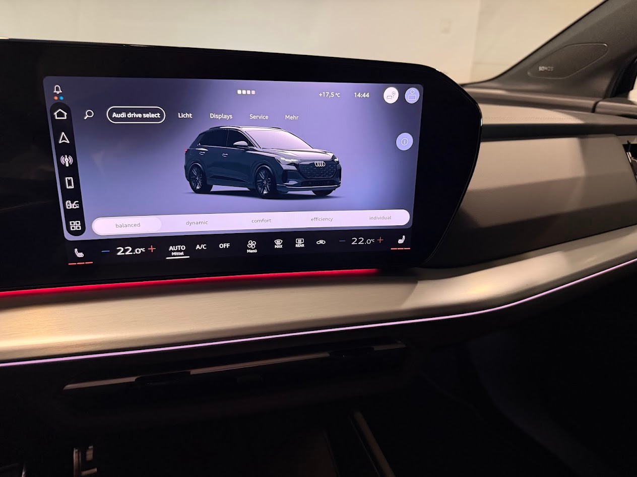 AUDI Q4 e-tron SUV quattro performance Attraction-image-9