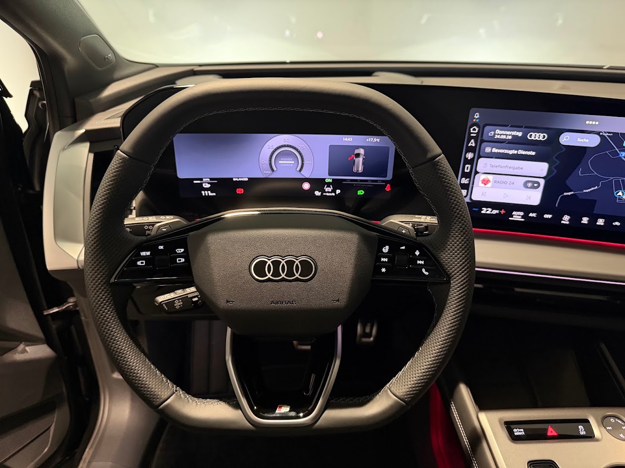 AUDI Q4 e-tron SUV quattro performance Attraction-image-5