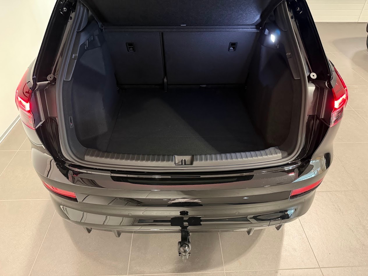 AUDI Q4 e-tron SUV quattro performance Attraction-image-12