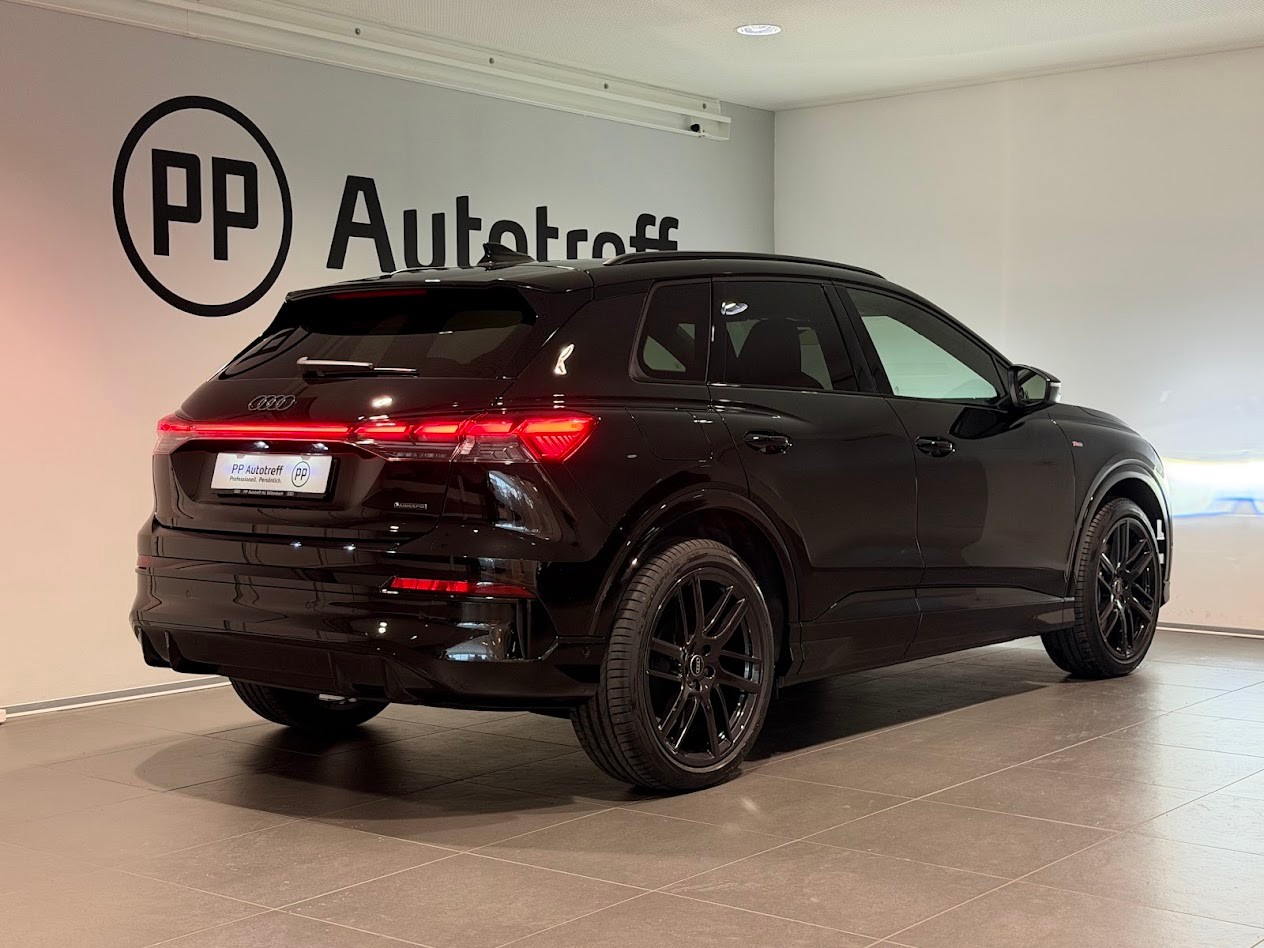 AUDI Q4 e-tron SUV quattro performance Attraction-image-14