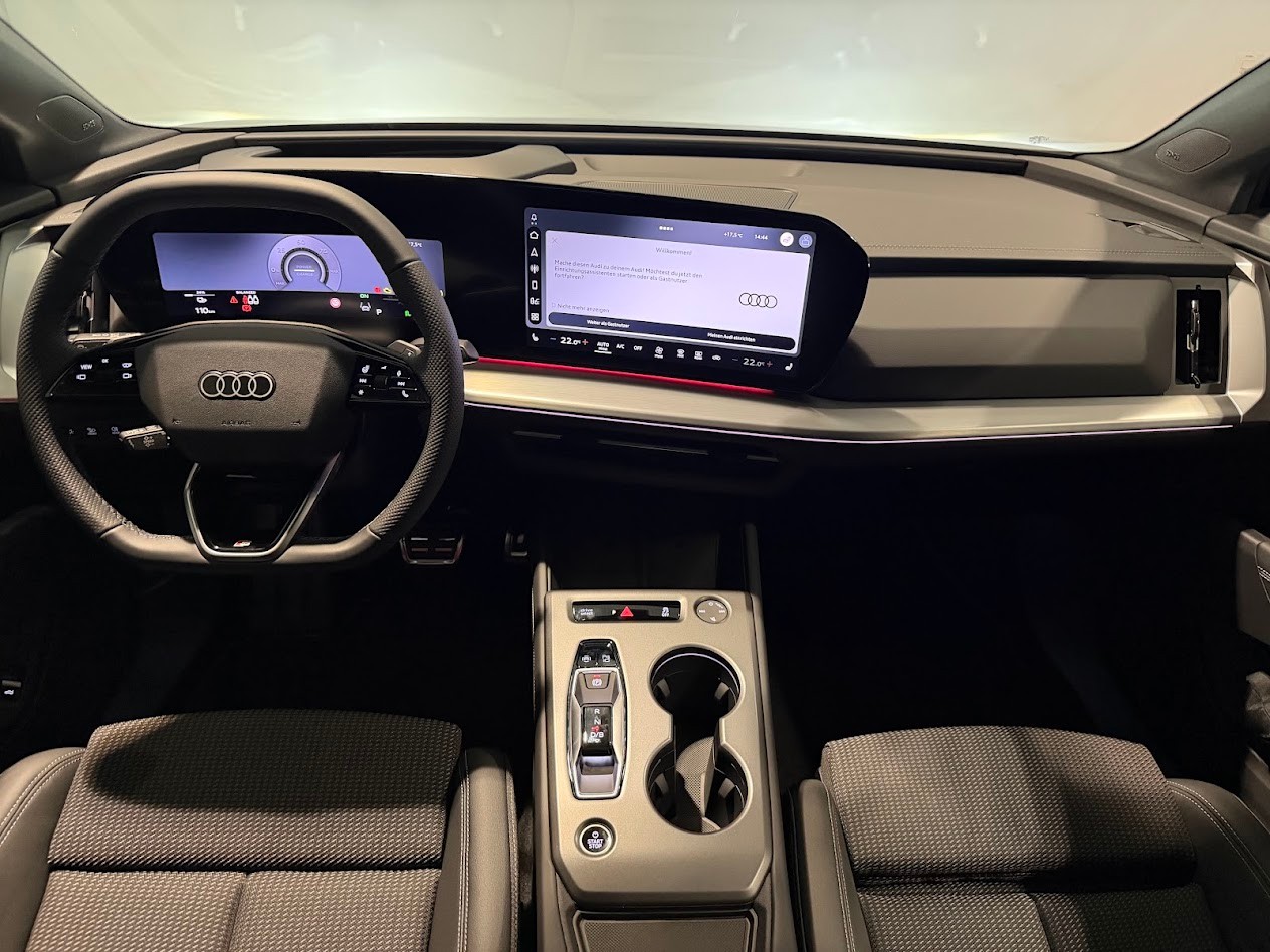 AUDI Q4 e-tron SUV quattro performance Attraction-image-11