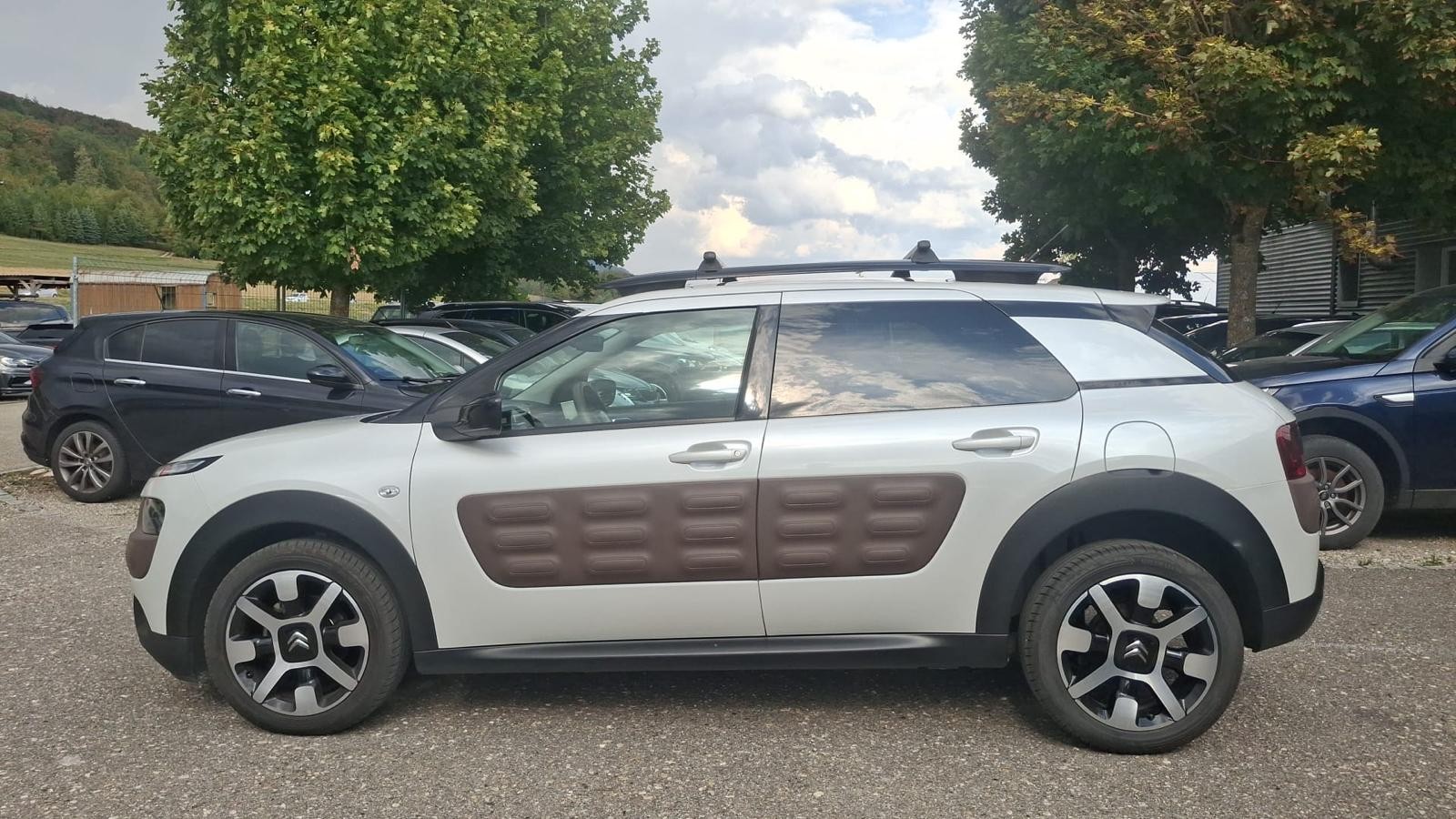 CITROEN C4 Cactus 1.6 e-HDi Feel Edition ETG6-image-9