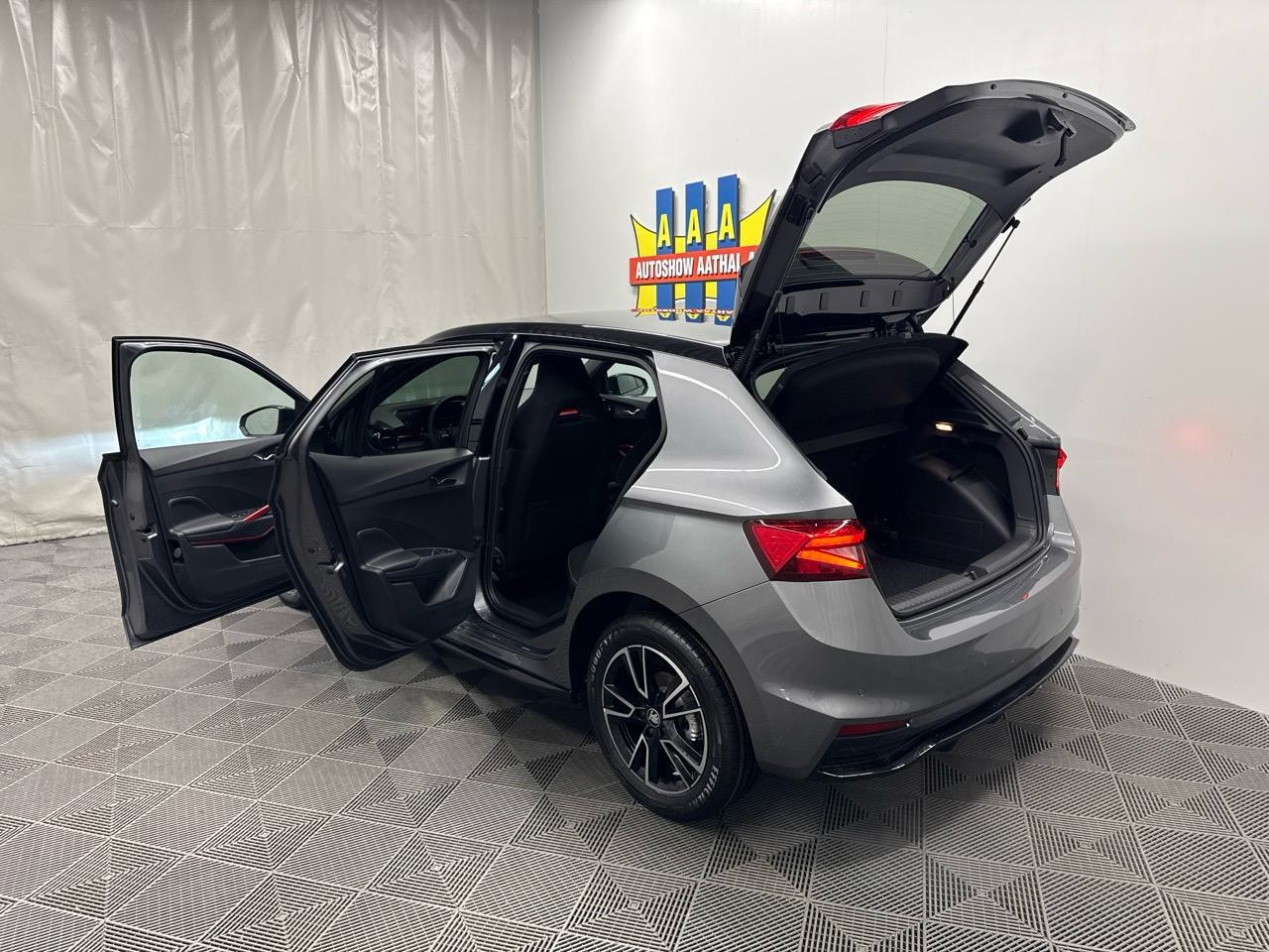 SKODA Fabia 1.5 TSI Monte Carlo DSG-image-11