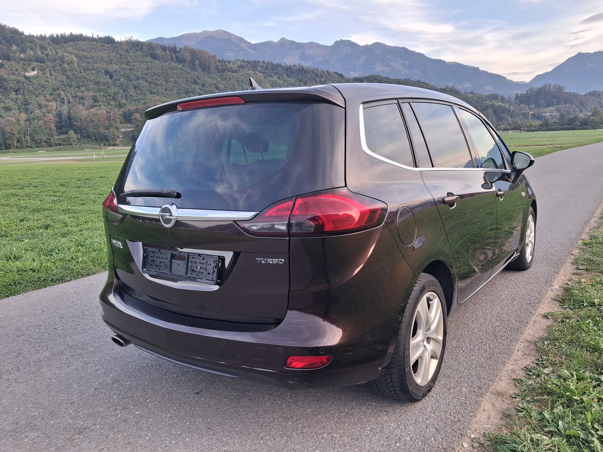 OPEL Zafira Tourer 1.6i 16V Turbo Active Ed. Aut.-image-1