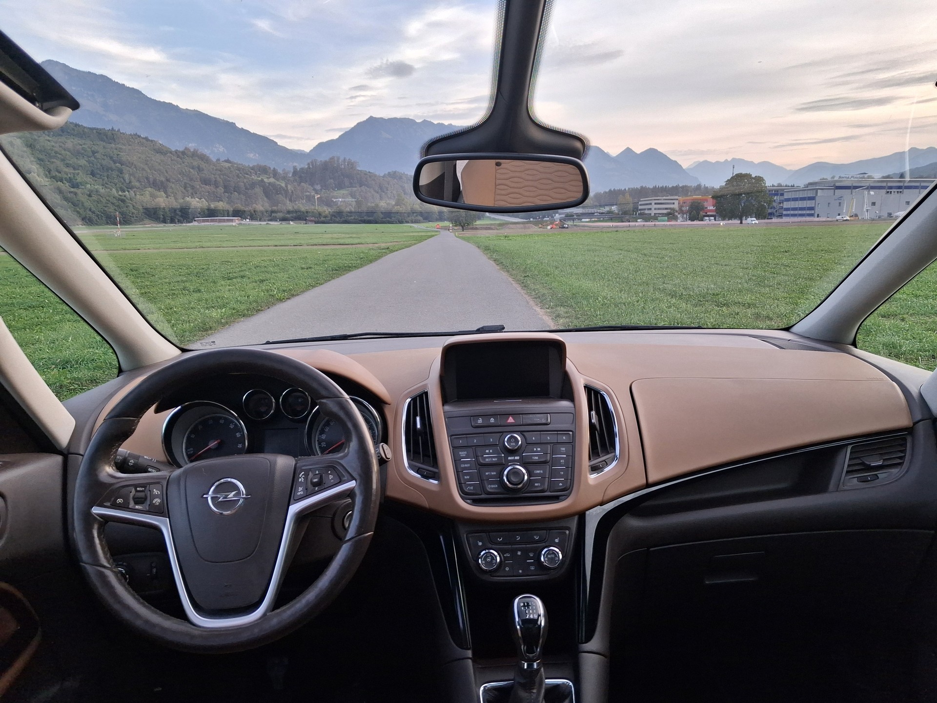 OPEL Zafira Tourer 1.6i 16V Turbo Active Ed. Aut.-image-11