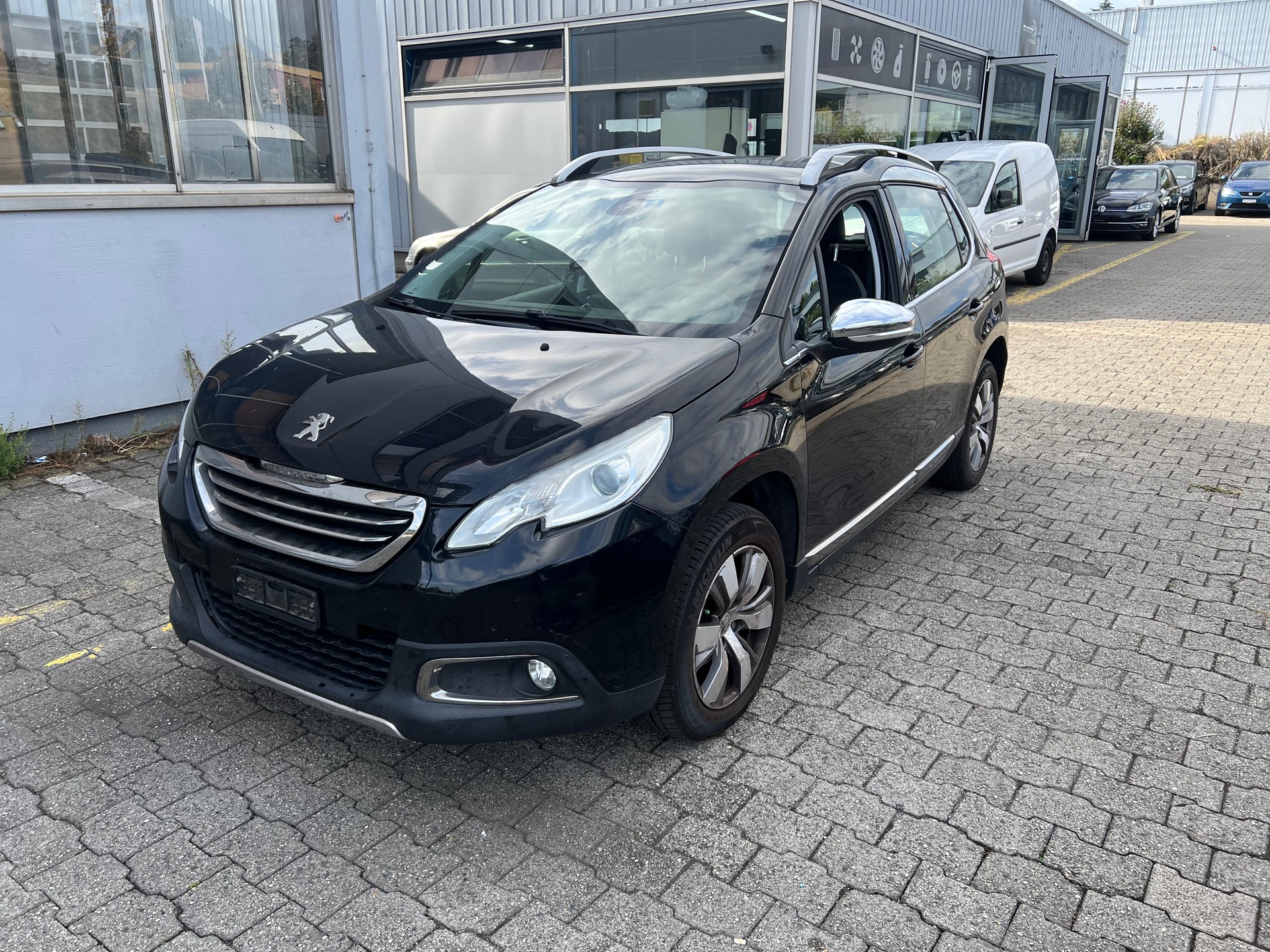 PEUGEOT 2008 1.2 VTI Access-image-0