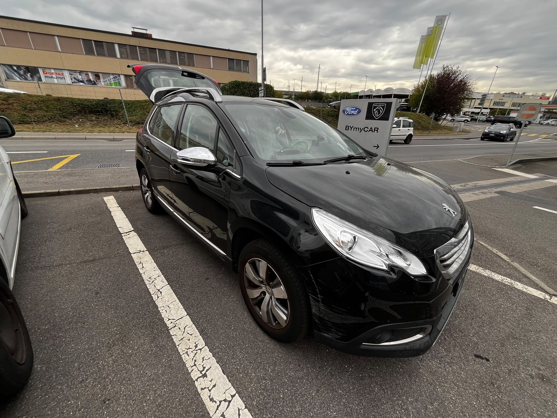 PEUGEOT 2008 1.2 VTI Access-image-0