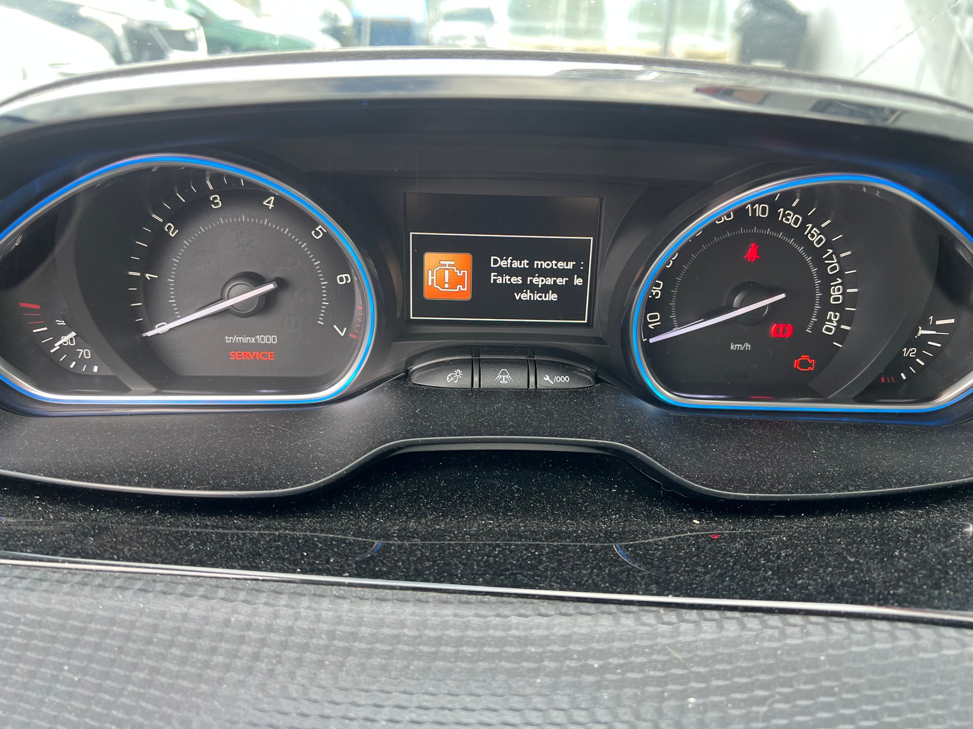 PEUGEOT 2008 1.2 VTI Access-image-11