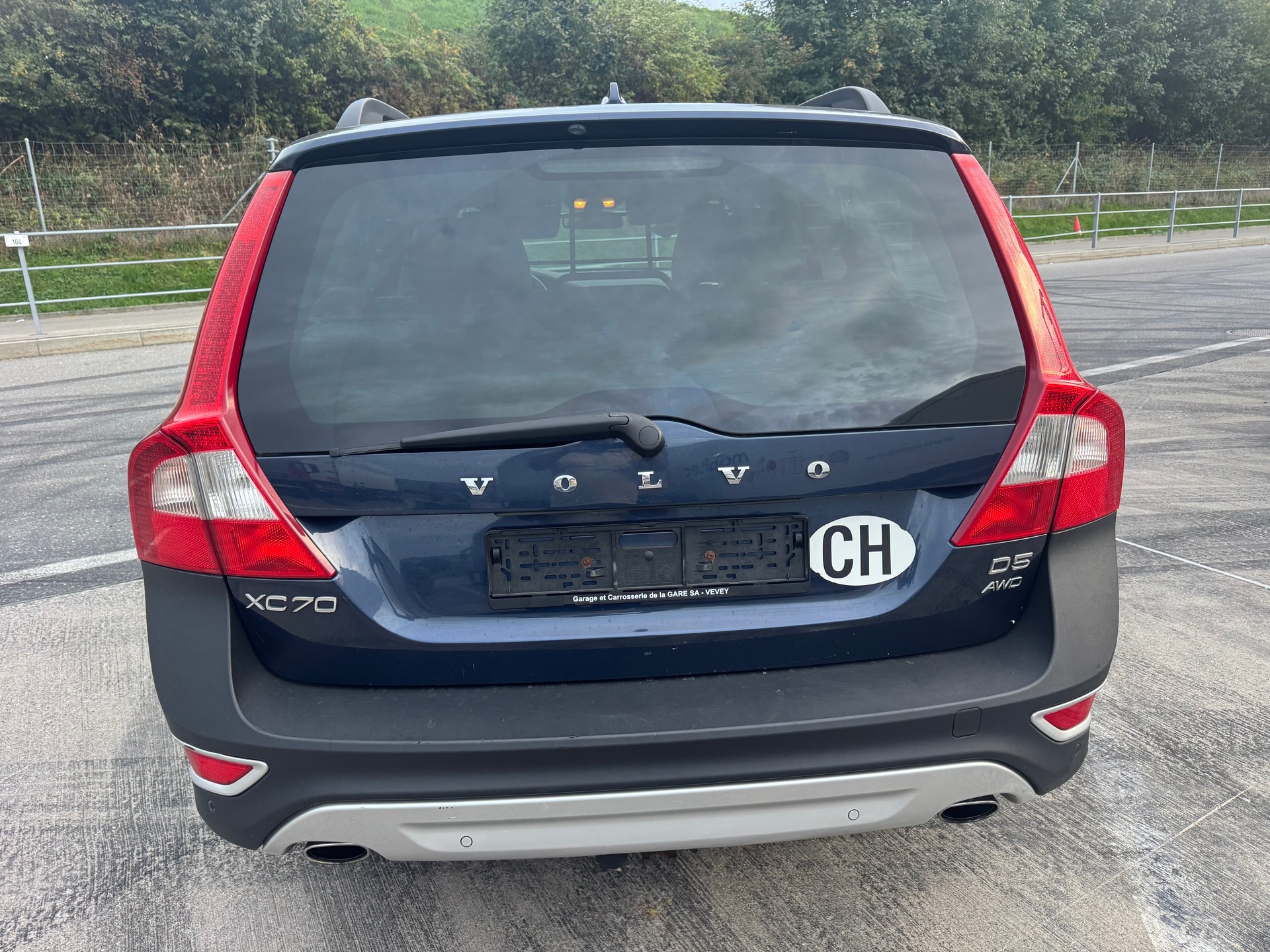 VOLVO XC70 D5 AWD Momentum Geartronic-image-1