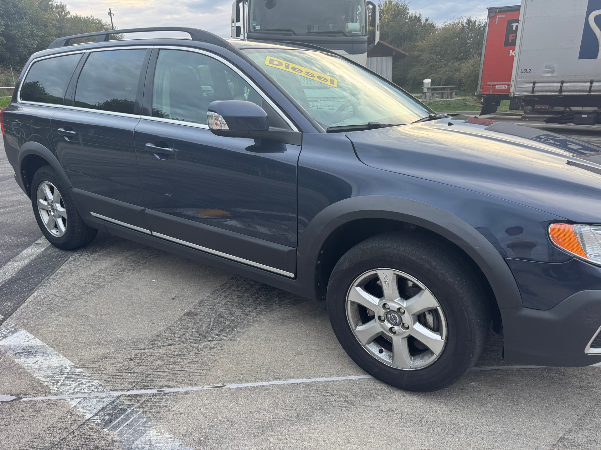 VOLVO XC70 D5 AWD Momentum Geartronic-image-3