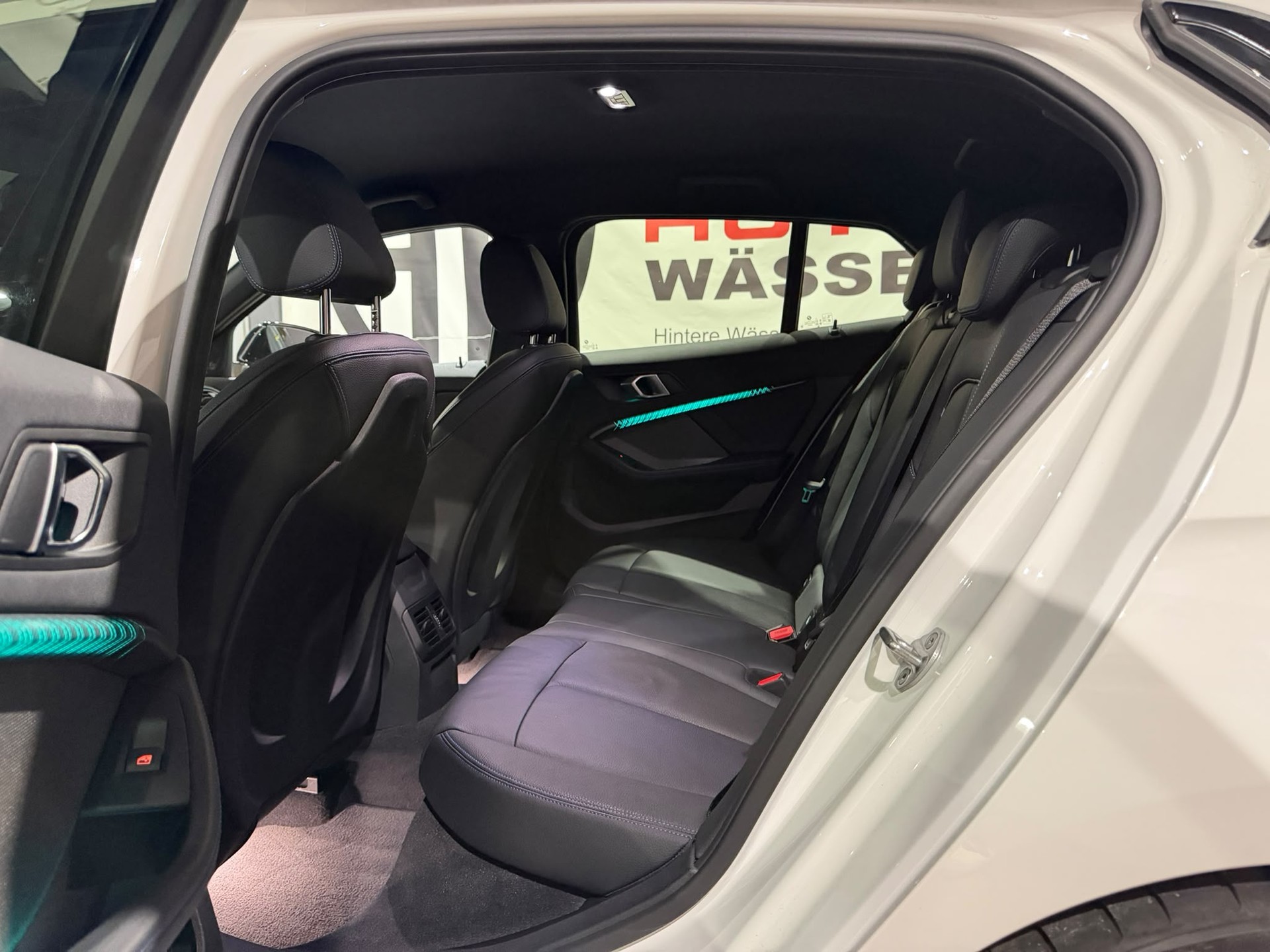 BMW M135i xDrive Steptronic-image-16